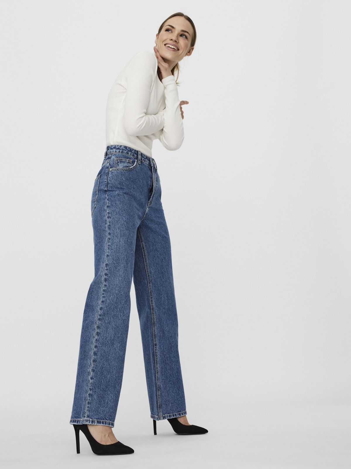  ג'ינס ארוך בגזרה ישרה של VERO MODA