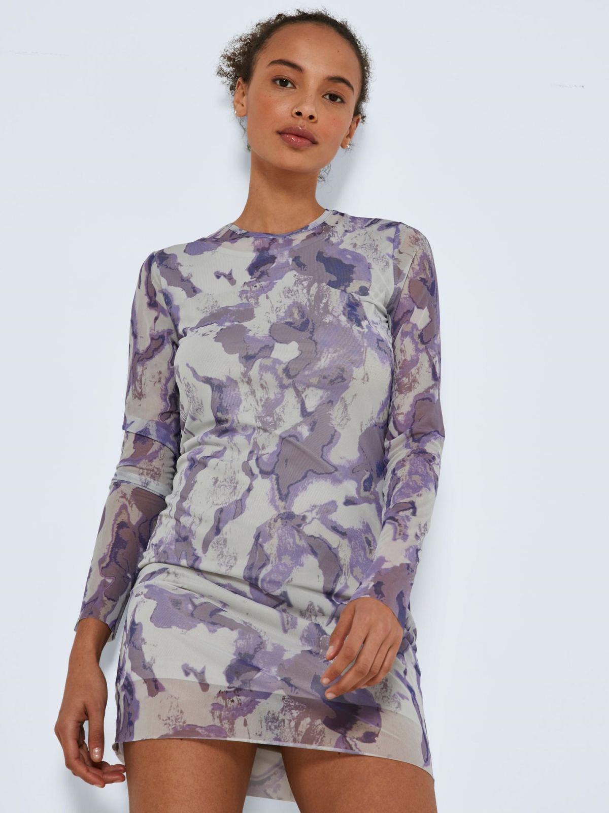  שמלת מיני רשת בהדפס אבסטרקטי של NOISY MAY