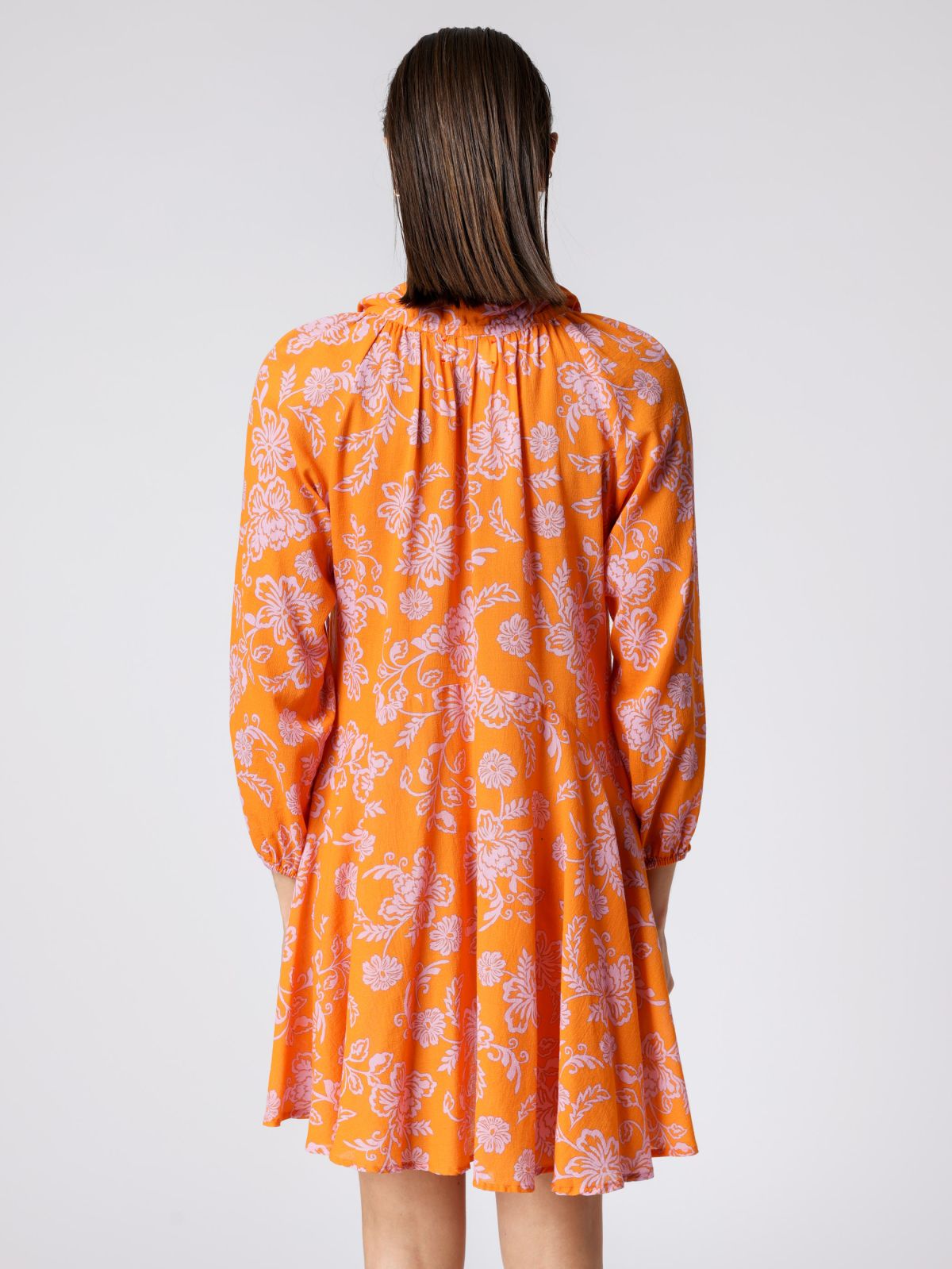  שמלת מיני אסימטרית בהדפס רטרו של XIRENA