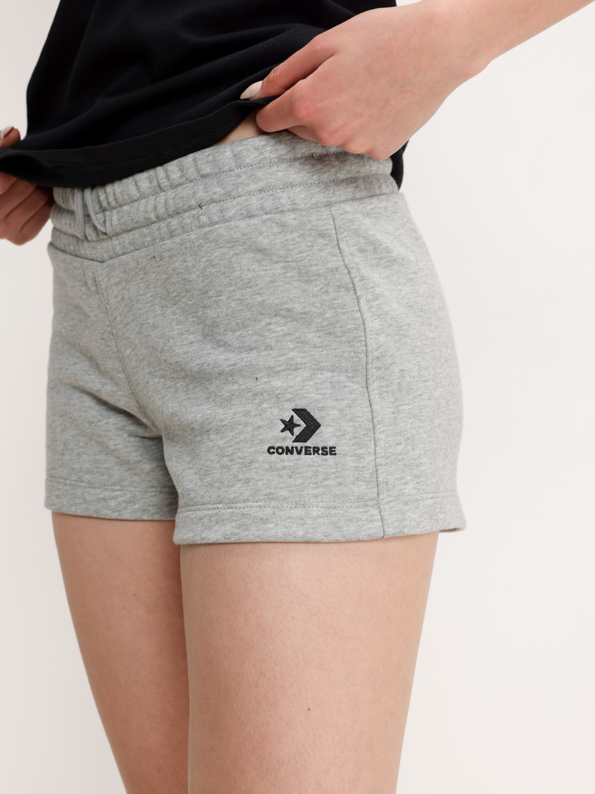  מכנסי טרנינג קצרים עם לוגו של CONVERSE