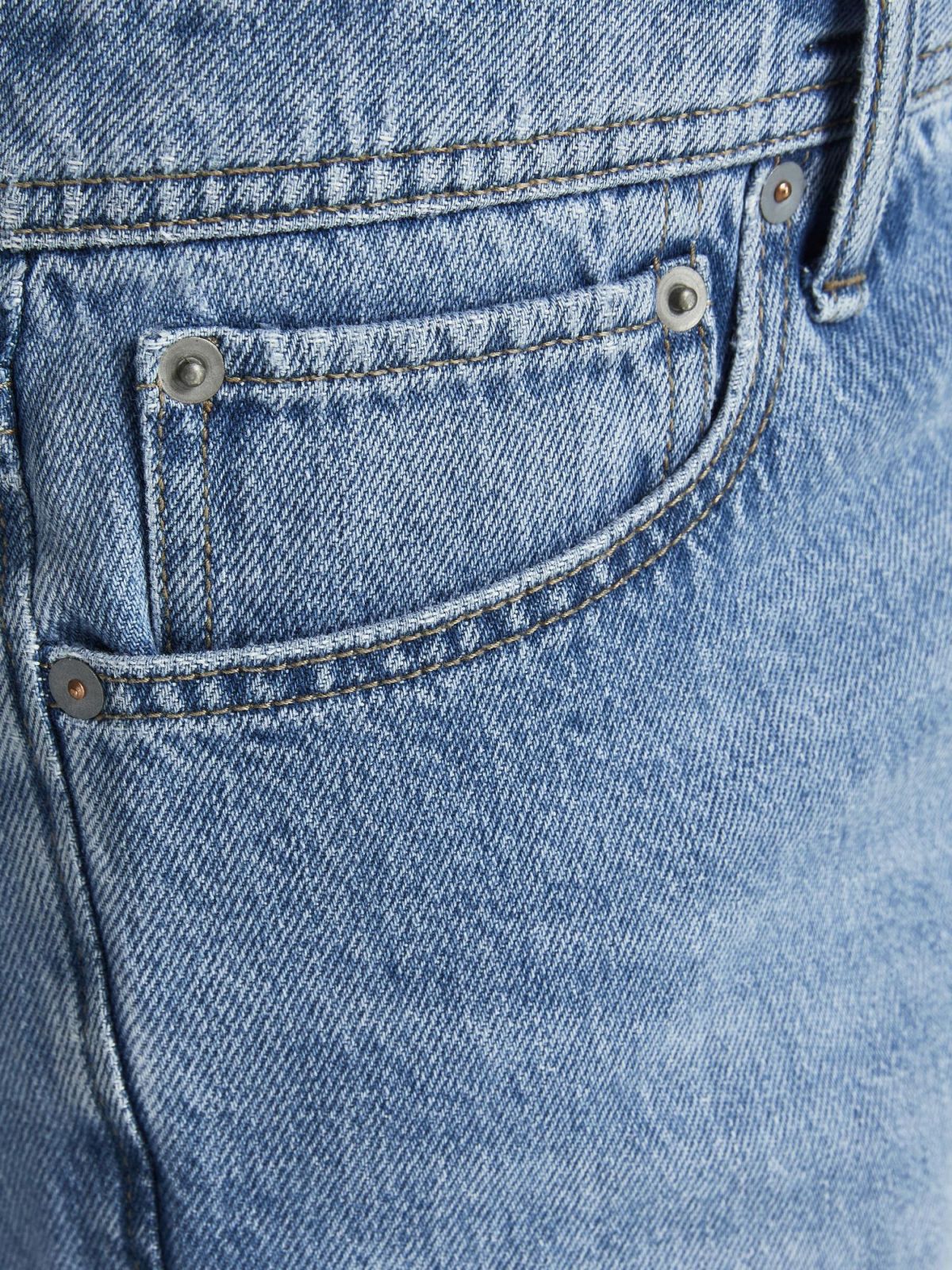  ג'ינס קצר עם קרעים של JACK AND JONES