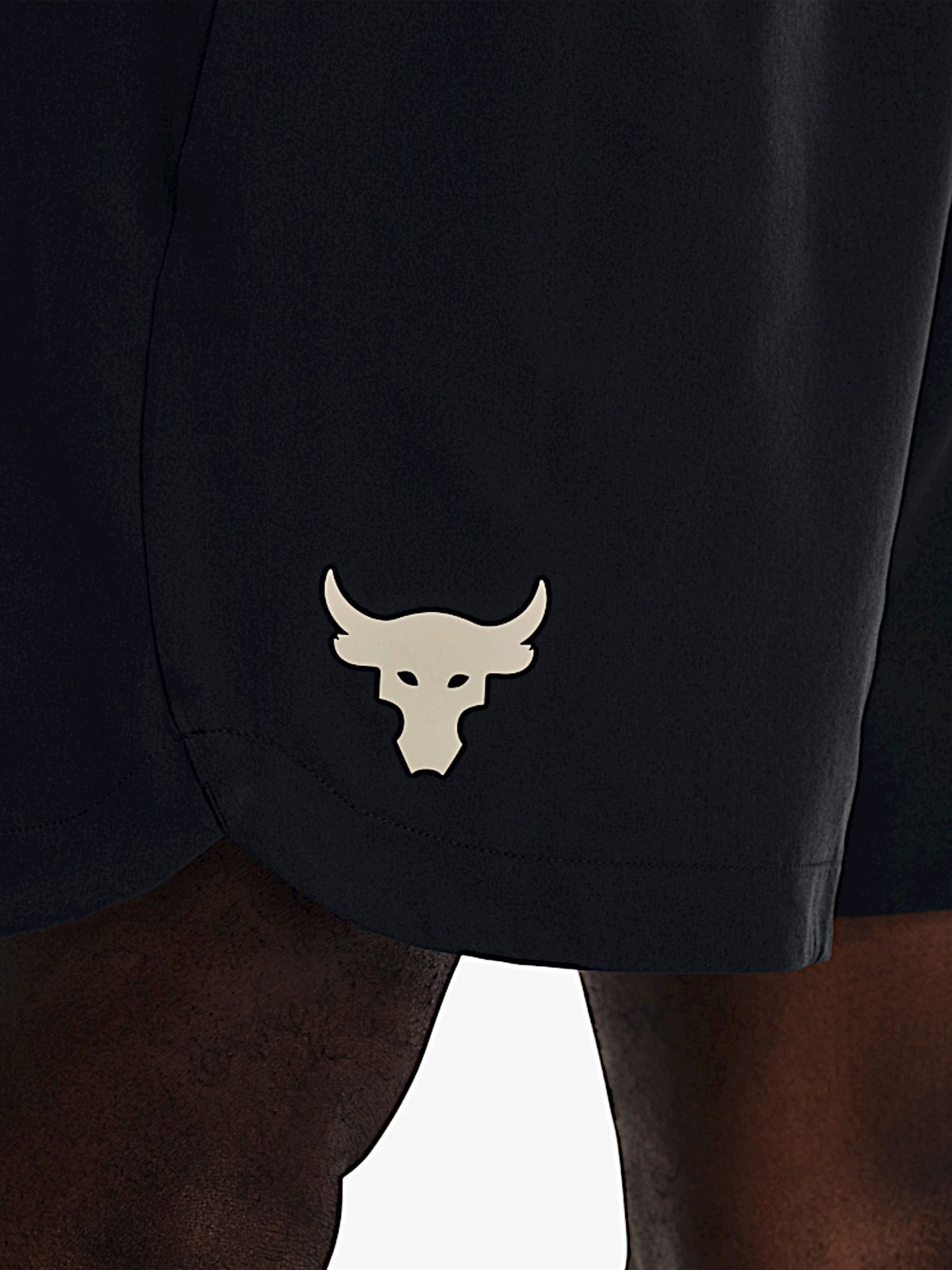  מכנסי אימון קצרים עם הדפס לוגו של UNDER ARMOUR