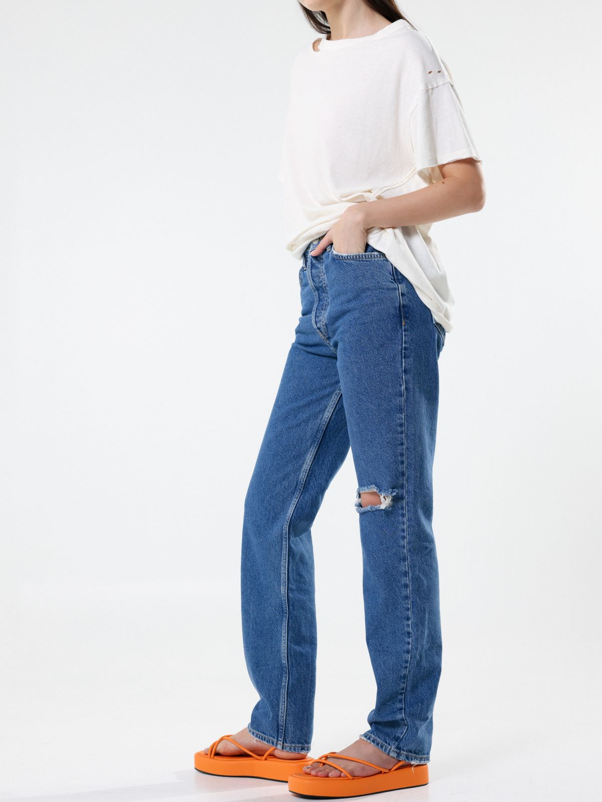  ג'ינס ארוך עם קרע בברך של FREE PEOPLE