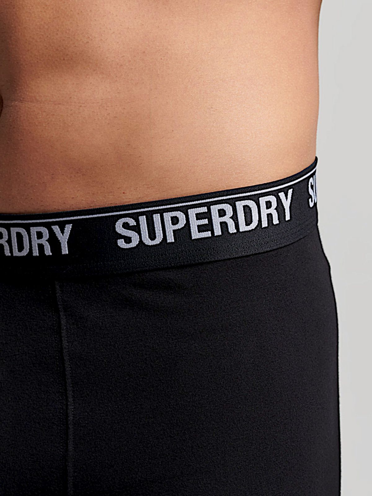  מארז 3 תחתוני בוקסר עם לוגו רץ של SUPERDRY