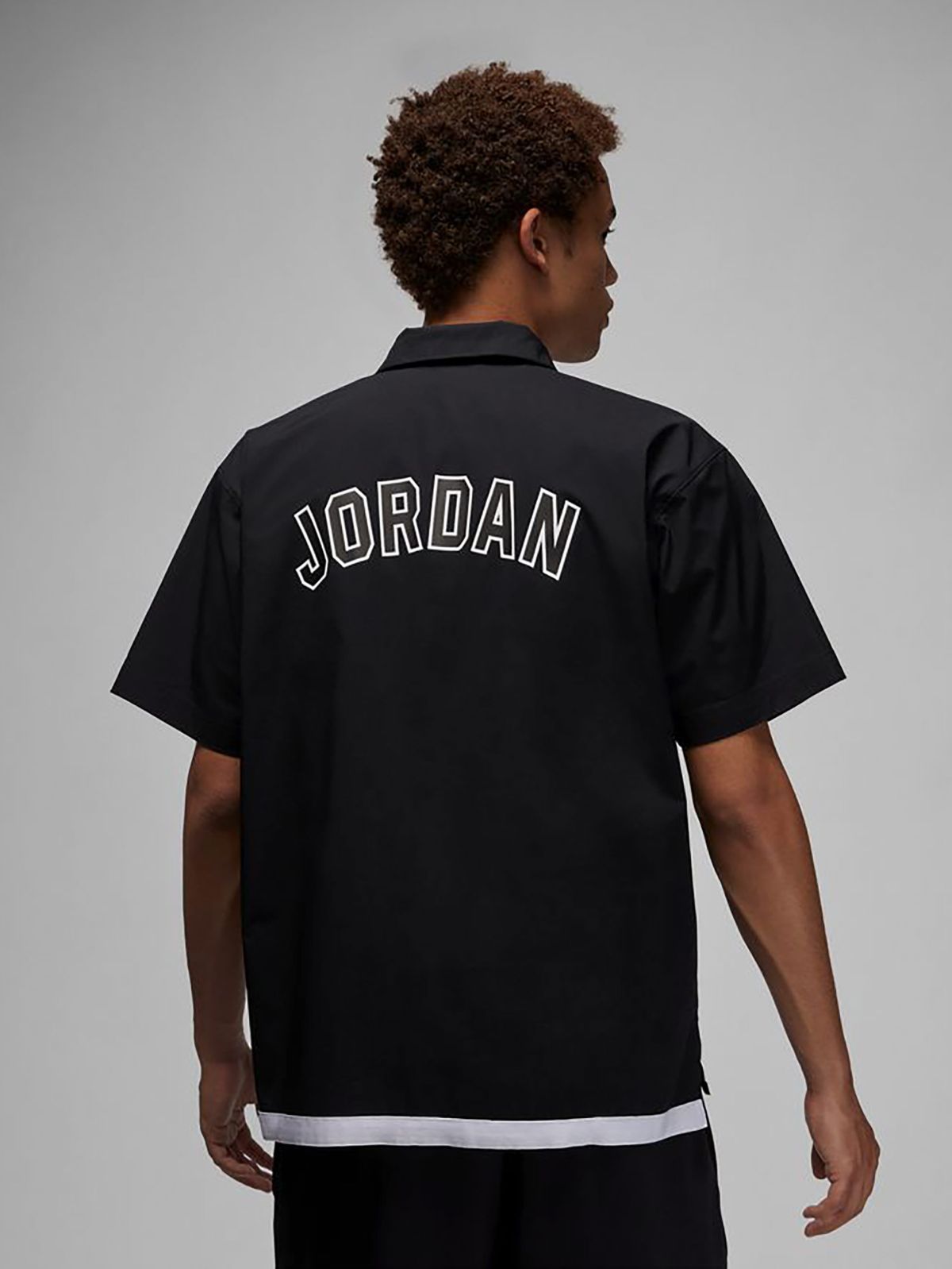  חולצה מכופתרת קצרה עם הדפס לוגו / גברים של JORDAN