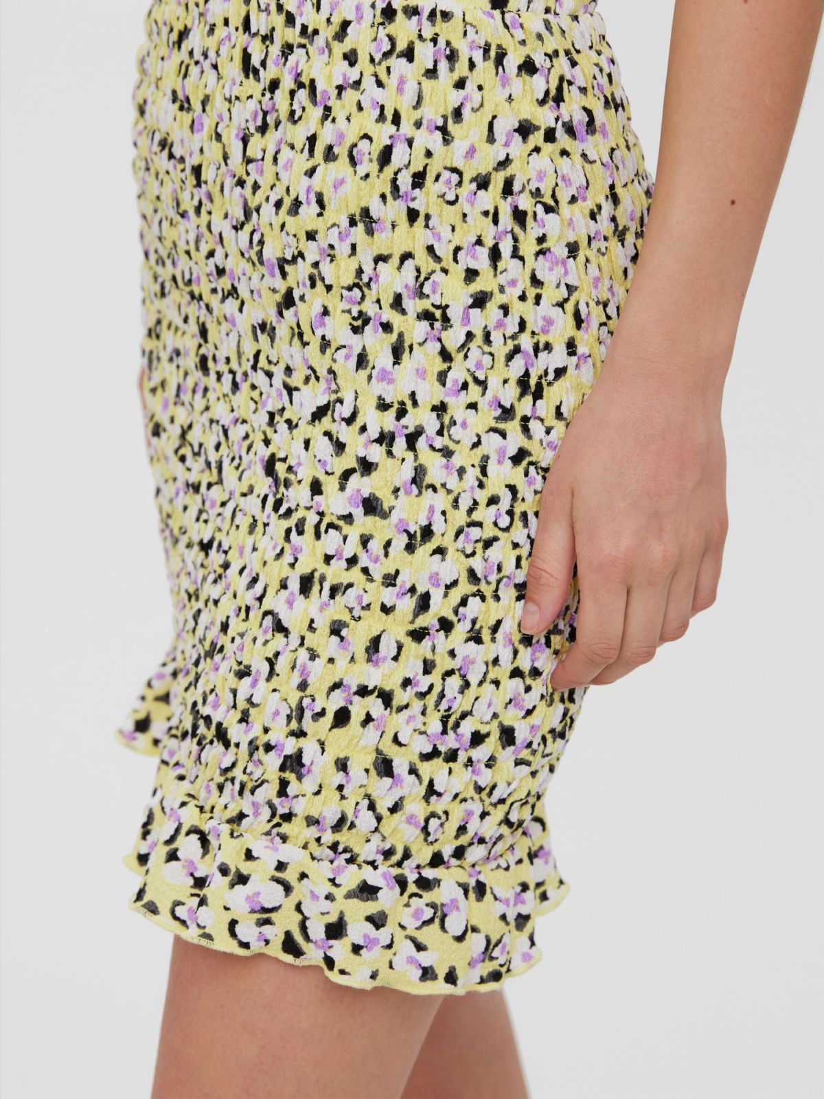 חצאית מיני בהדפס פרחוני של VERO MODA