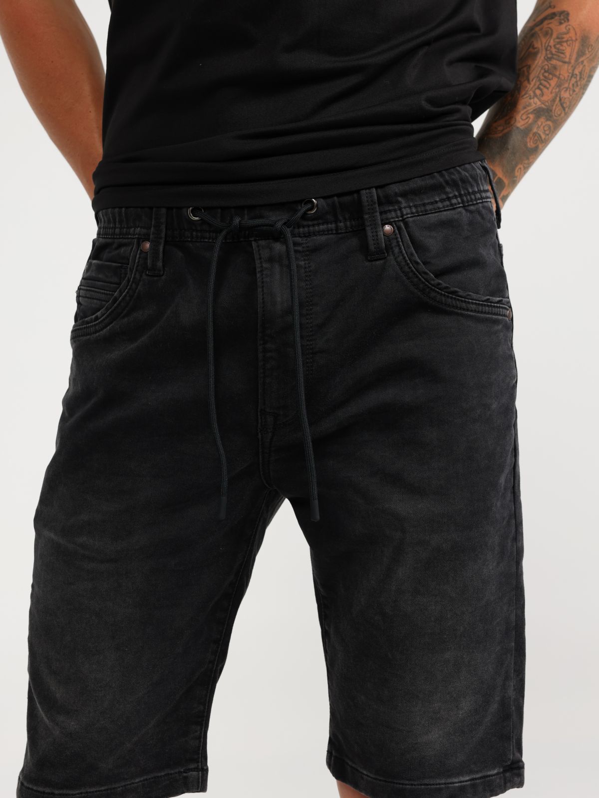  מכנסי ג'ינס ווש קצרים של PEPE JEANS