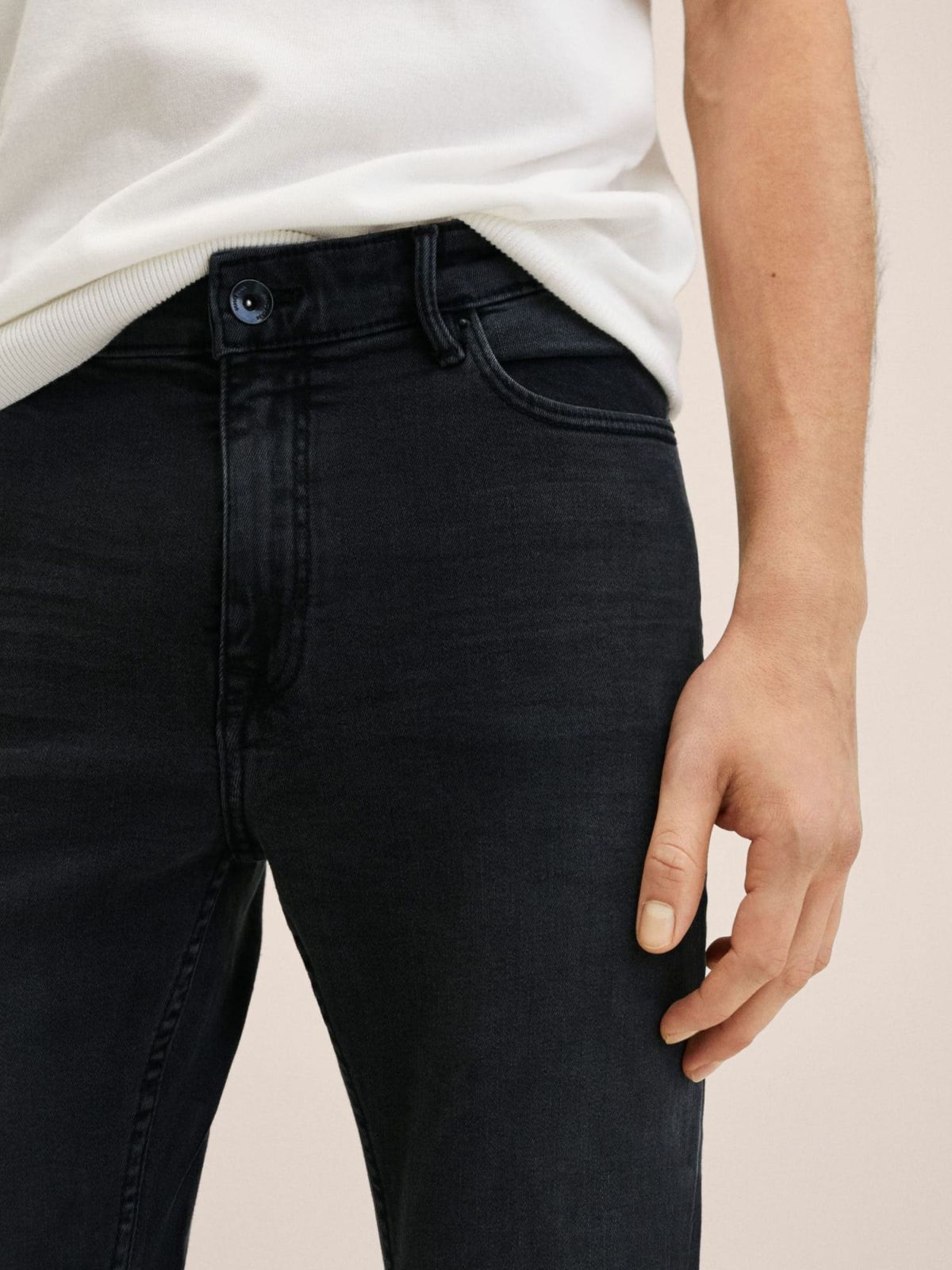 Jude ג'ינס ארוך בגזרת סקיני של MANGO
