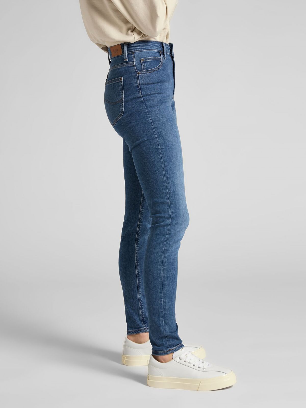  ג'ינס סקיני ארוך של LEE