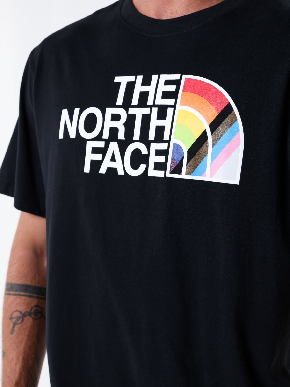  טי שירט עם לוגו של THE NORTH FACE