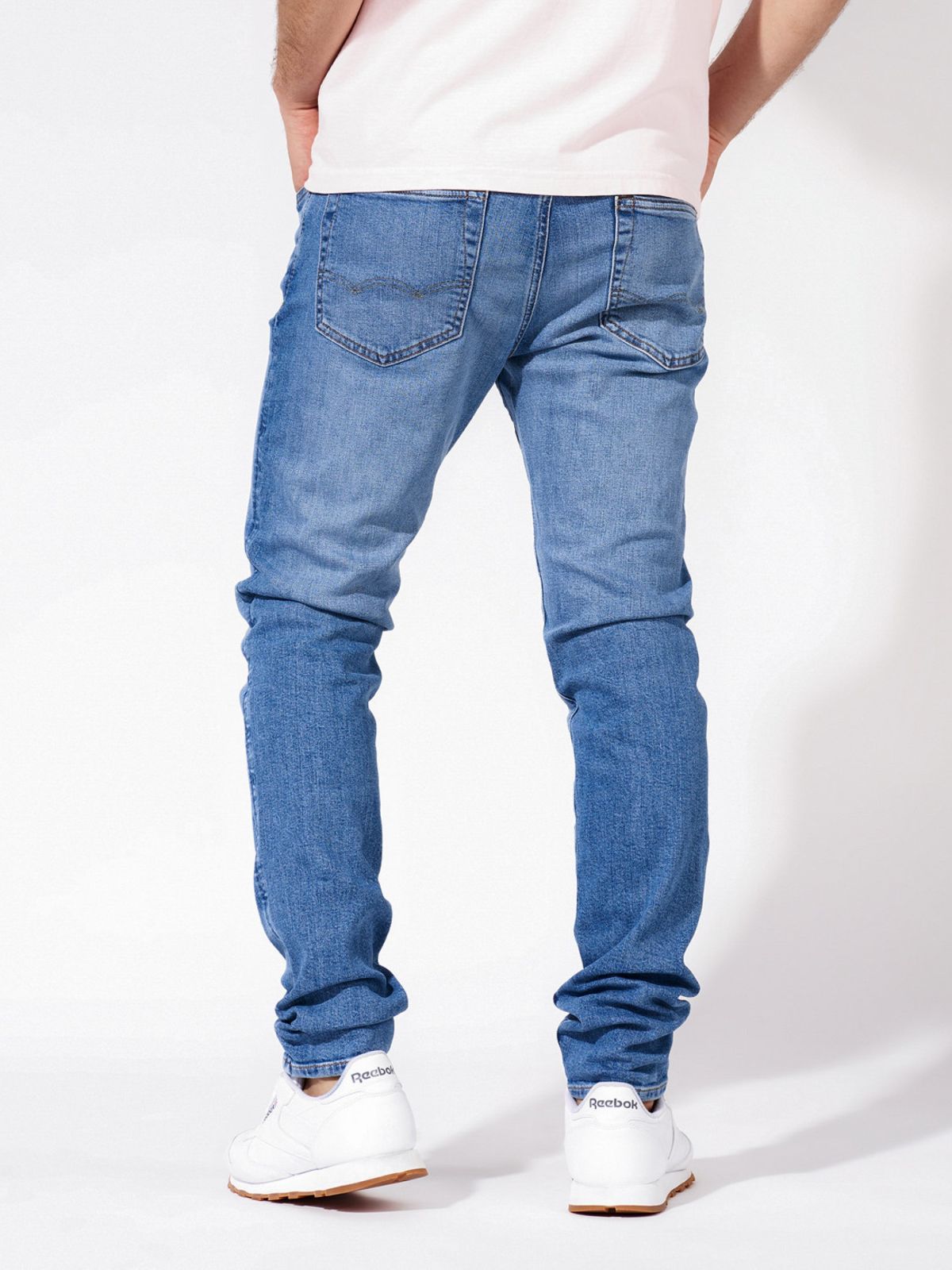  ג'ינס ארוך Athletic skinny של AMERICAN EAGLE