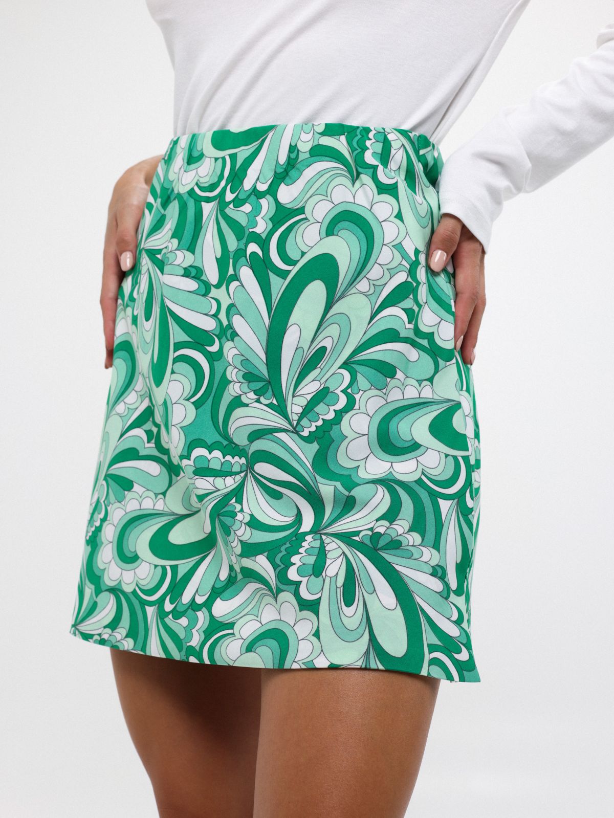  חצאית מיני בהדפס פרחוני של TERMINAL X