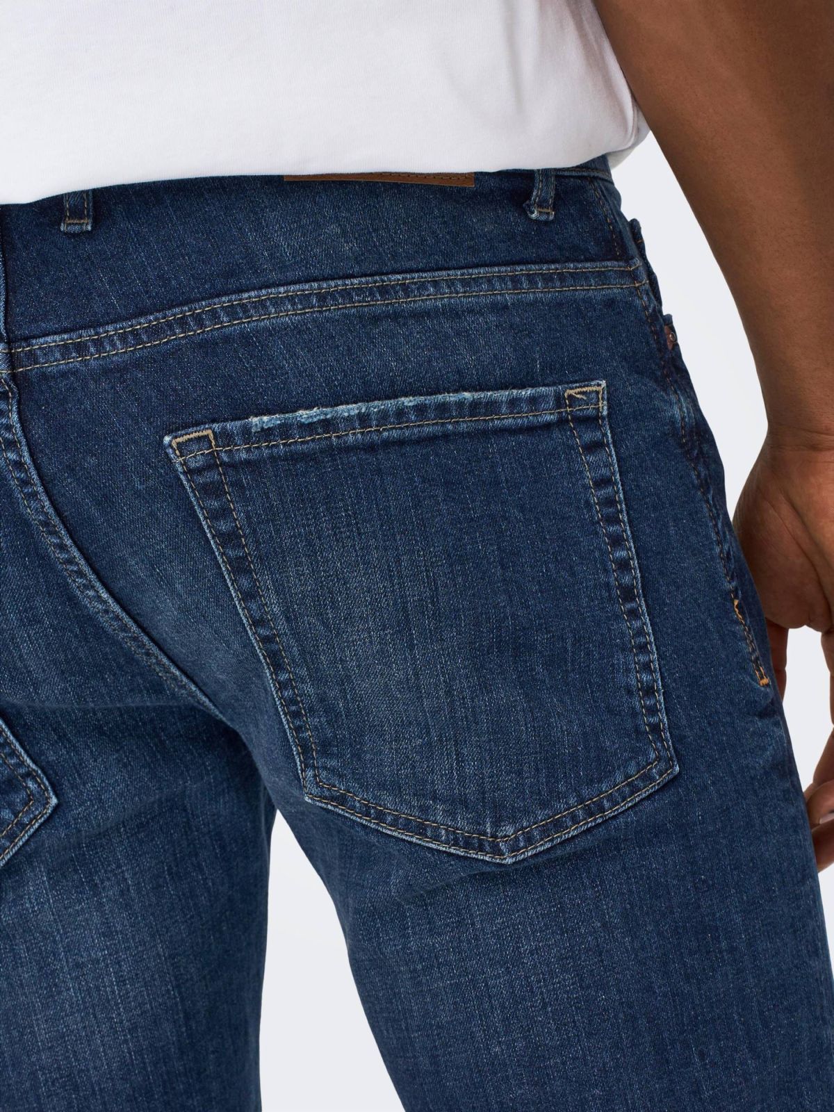  ג'ינס ארוך Slim Fit של ONLY & SONS