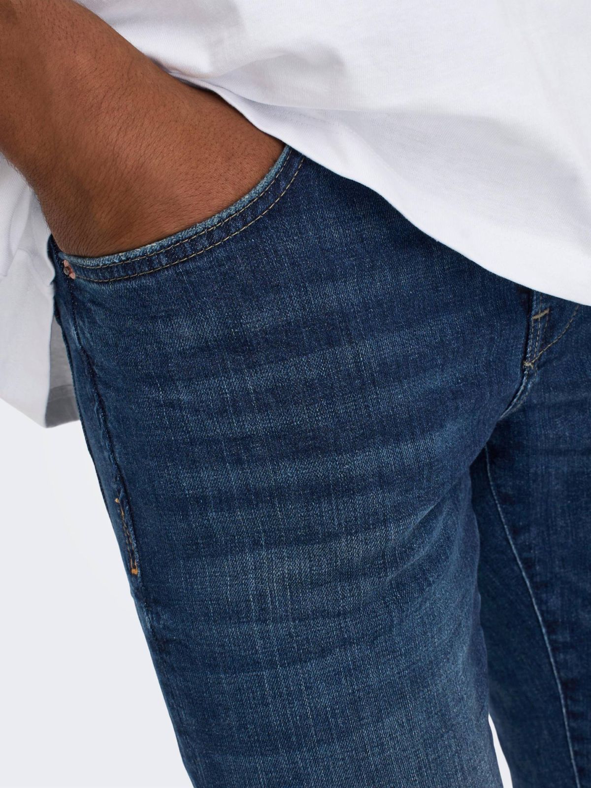  ג'ינס ארוך Slim Fit של ONLY & SONS