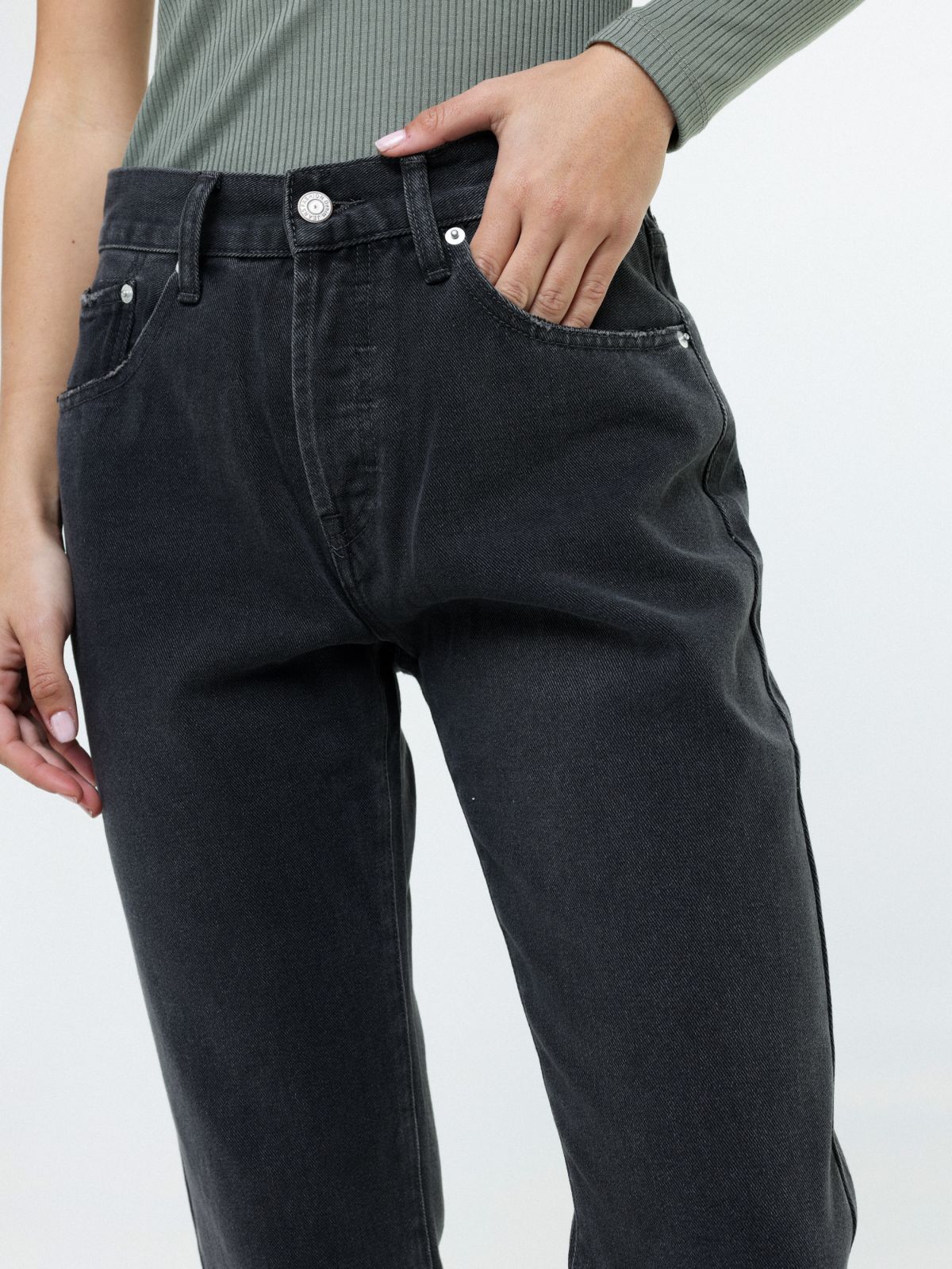  ג'ינס בגזרה ישרה של TERMINAL X
