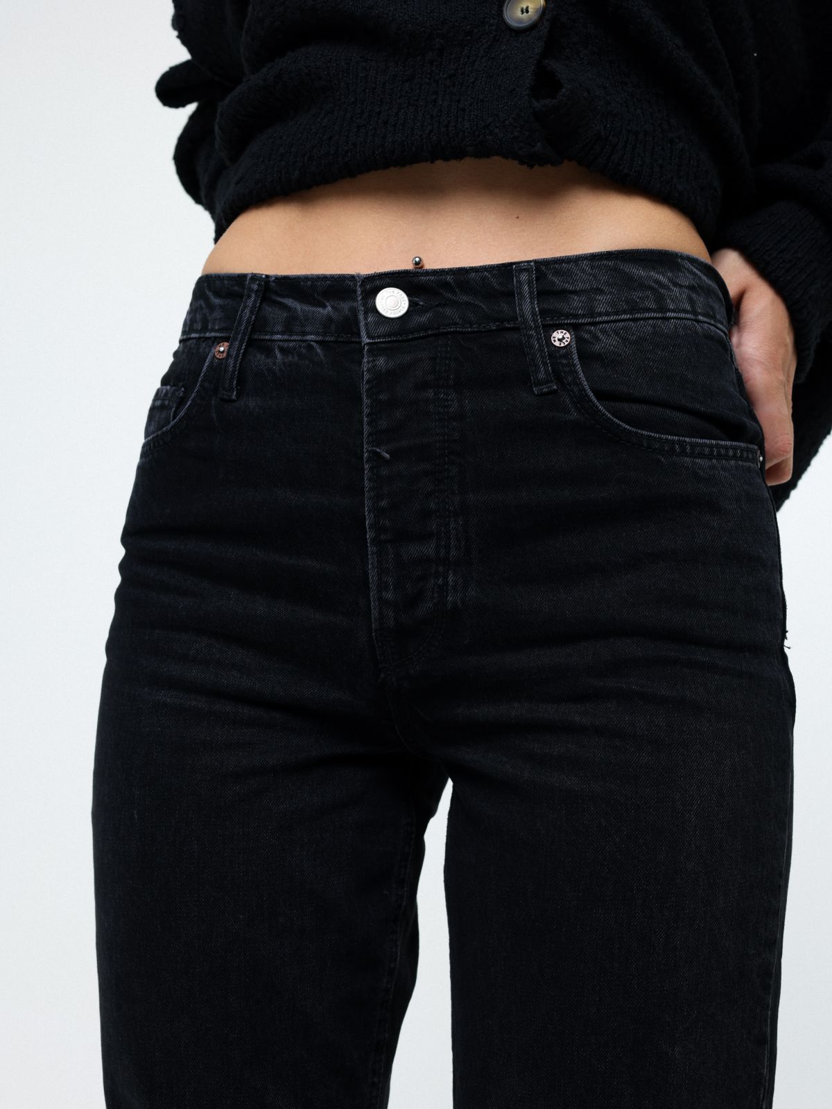  ג'ינס ארוך עם סיומת קרעים של FREE PEOPLE