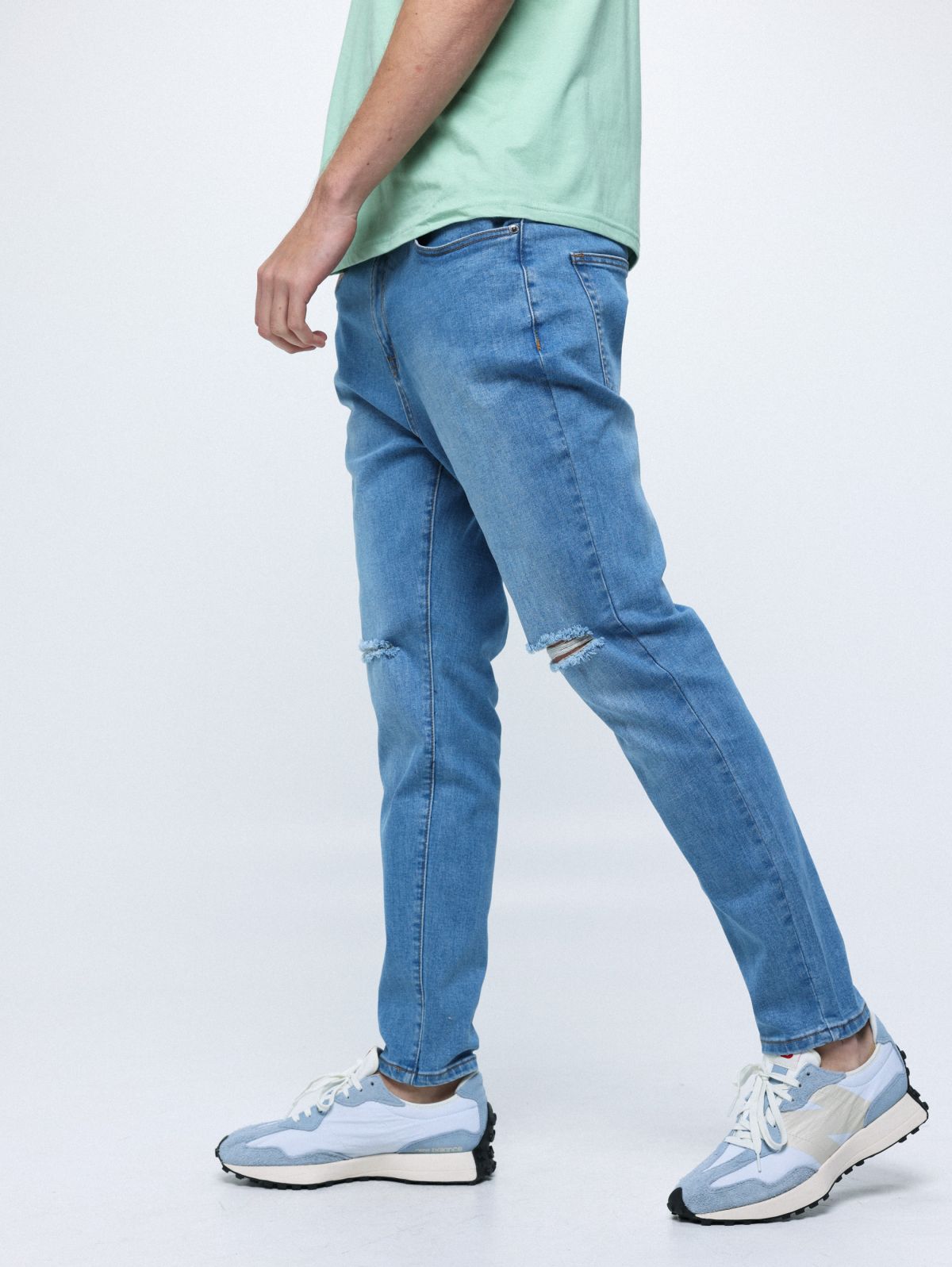  מכנסי ג'ינס CARROT עם קרעים של FOX