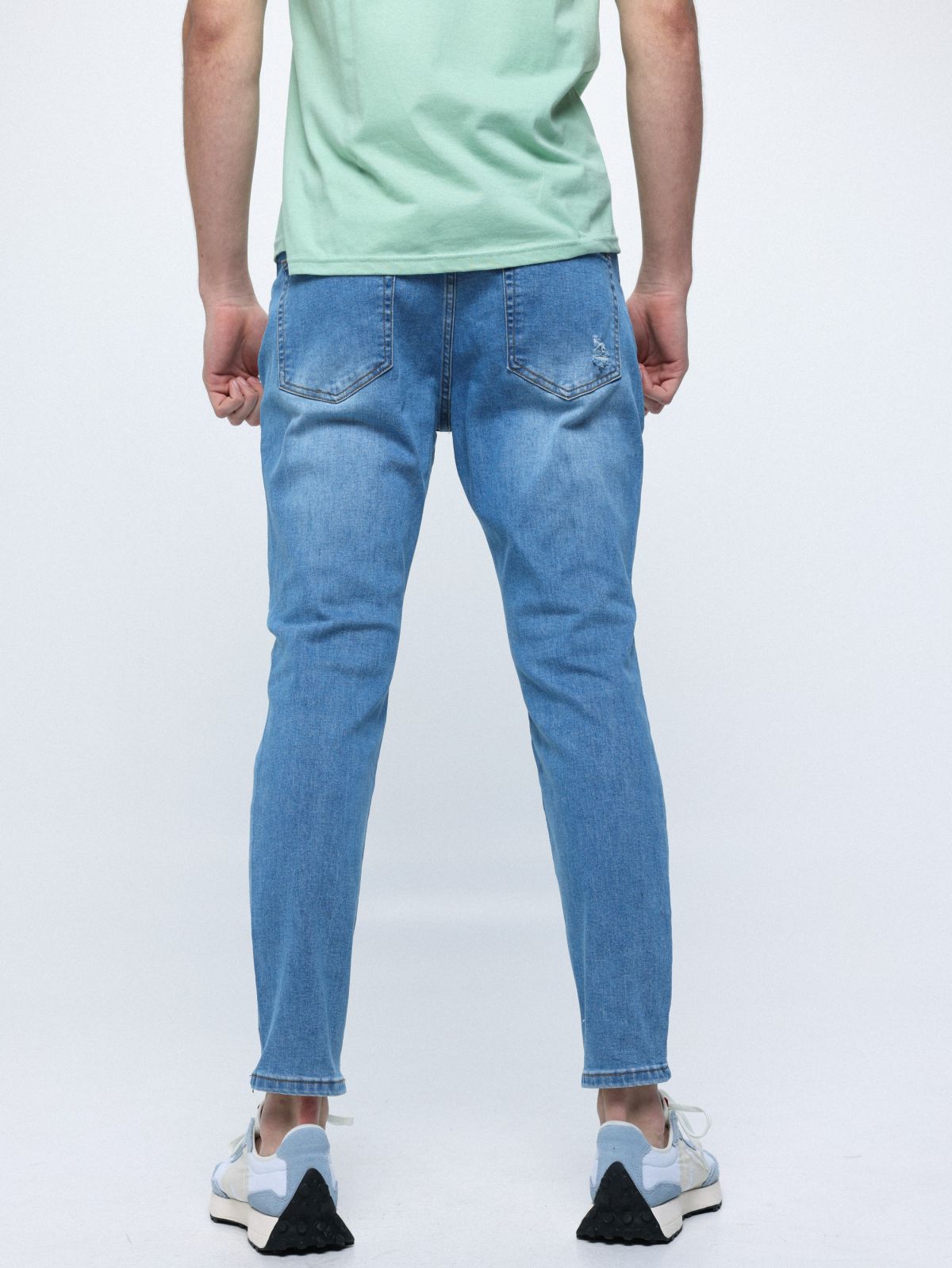  מכנסי ג'ינס CARROT עם קרעים של FOX