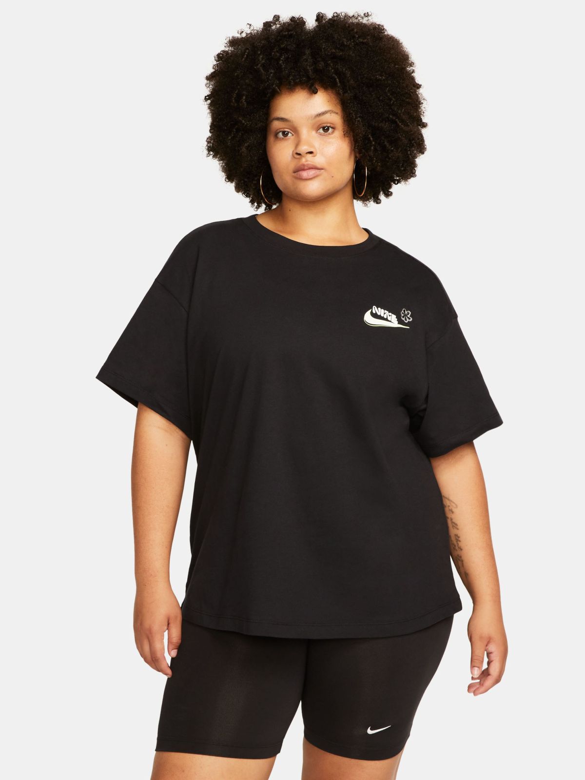  טי שירט עם לוגו Nike Sportswear / Plus Size של NIKE