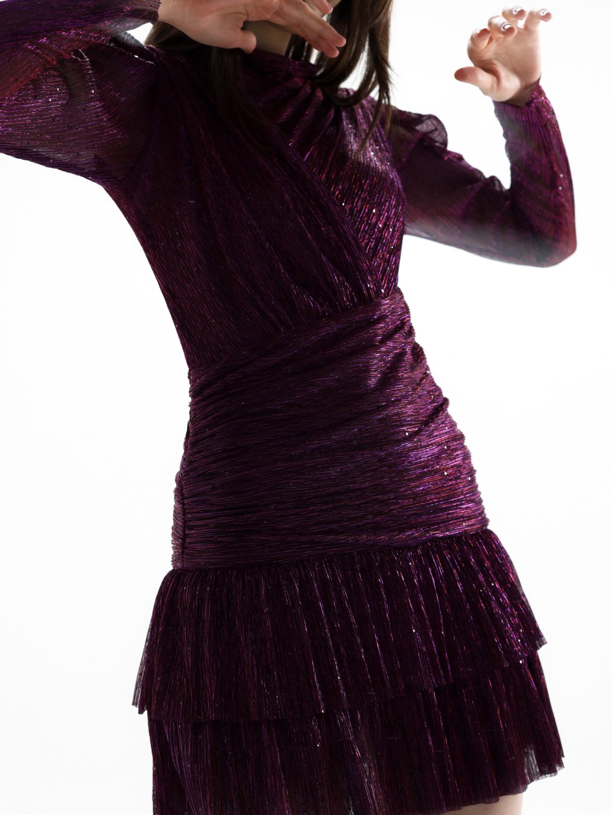  שמלת מיני מטאלית בסגנון מעטפת אסימטרית של SABINA MUSAYEV