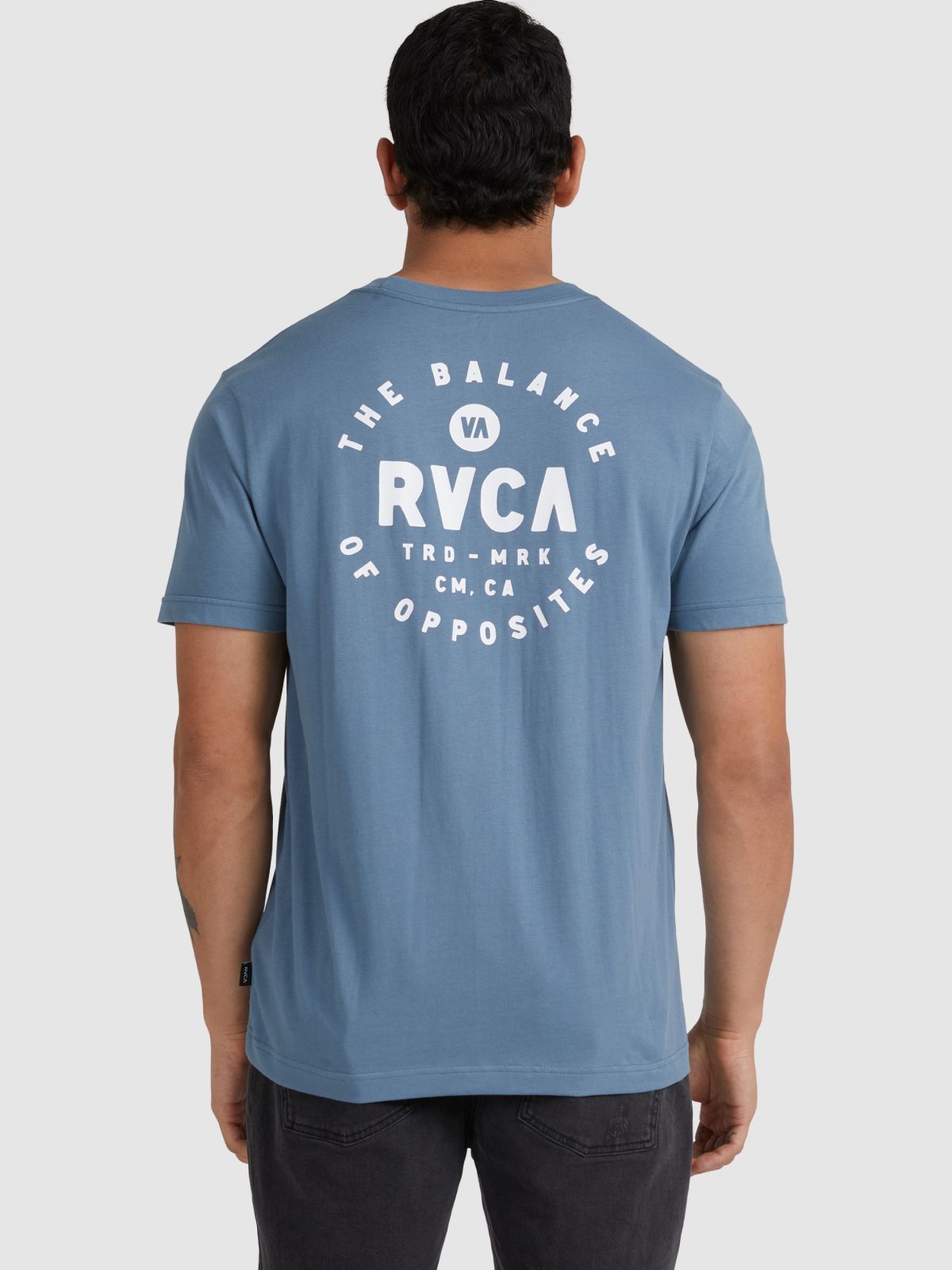  טי שירט עם הדפס לוגו של RVCA