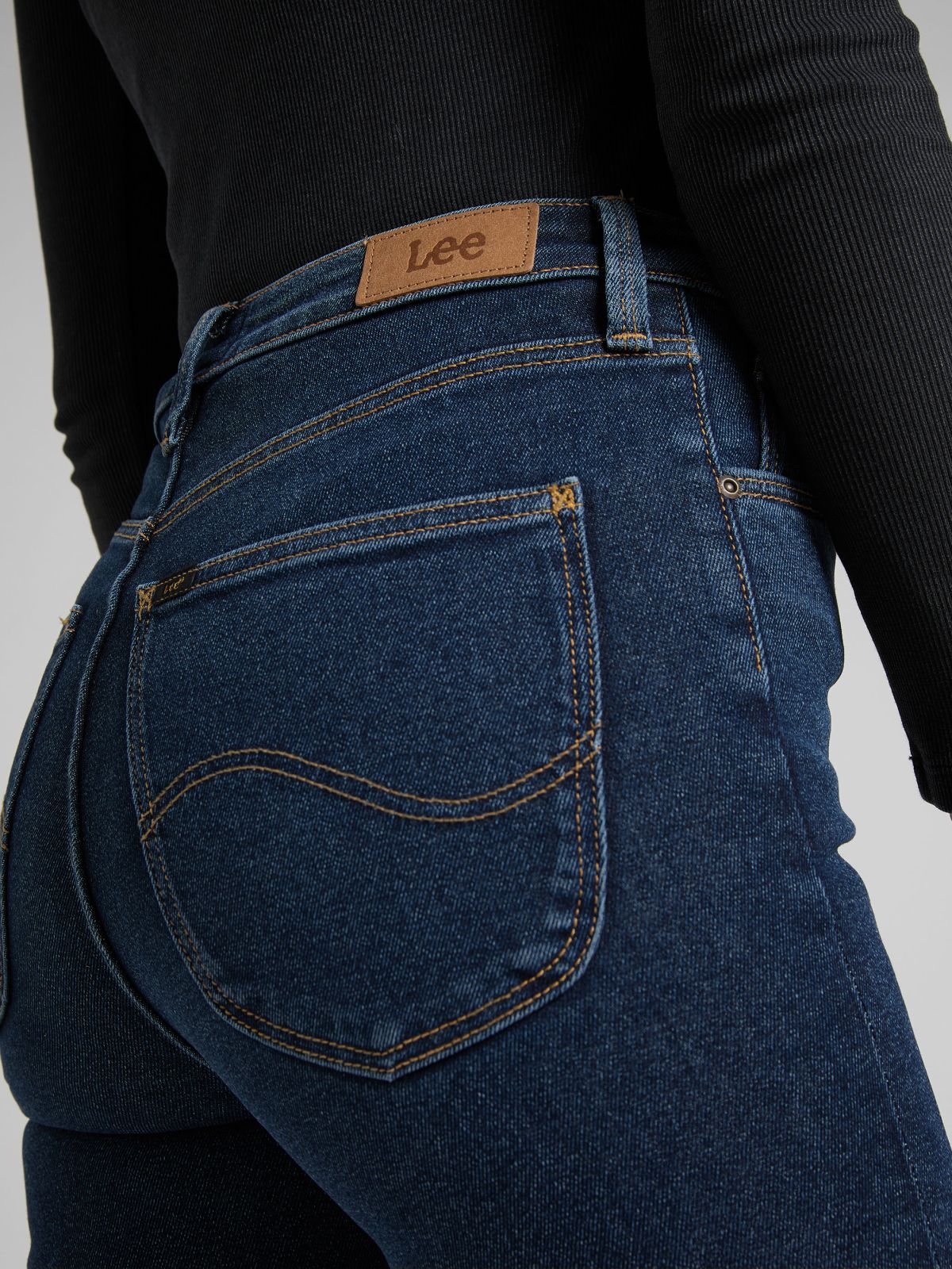  ג'ינס בגזרת סקיני IVY / נשים 	 של LEE