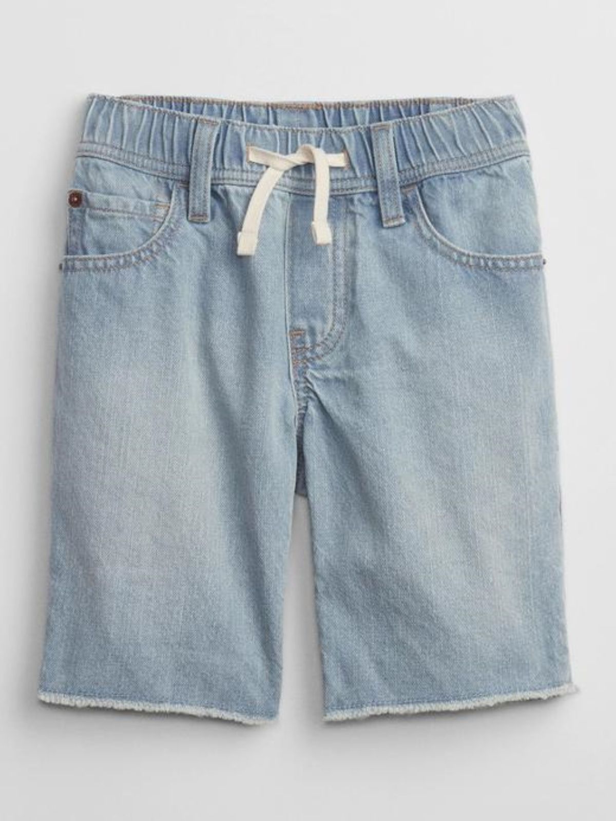  ג'ינס קצר עם סיומת פרומה / בנים של GAP
