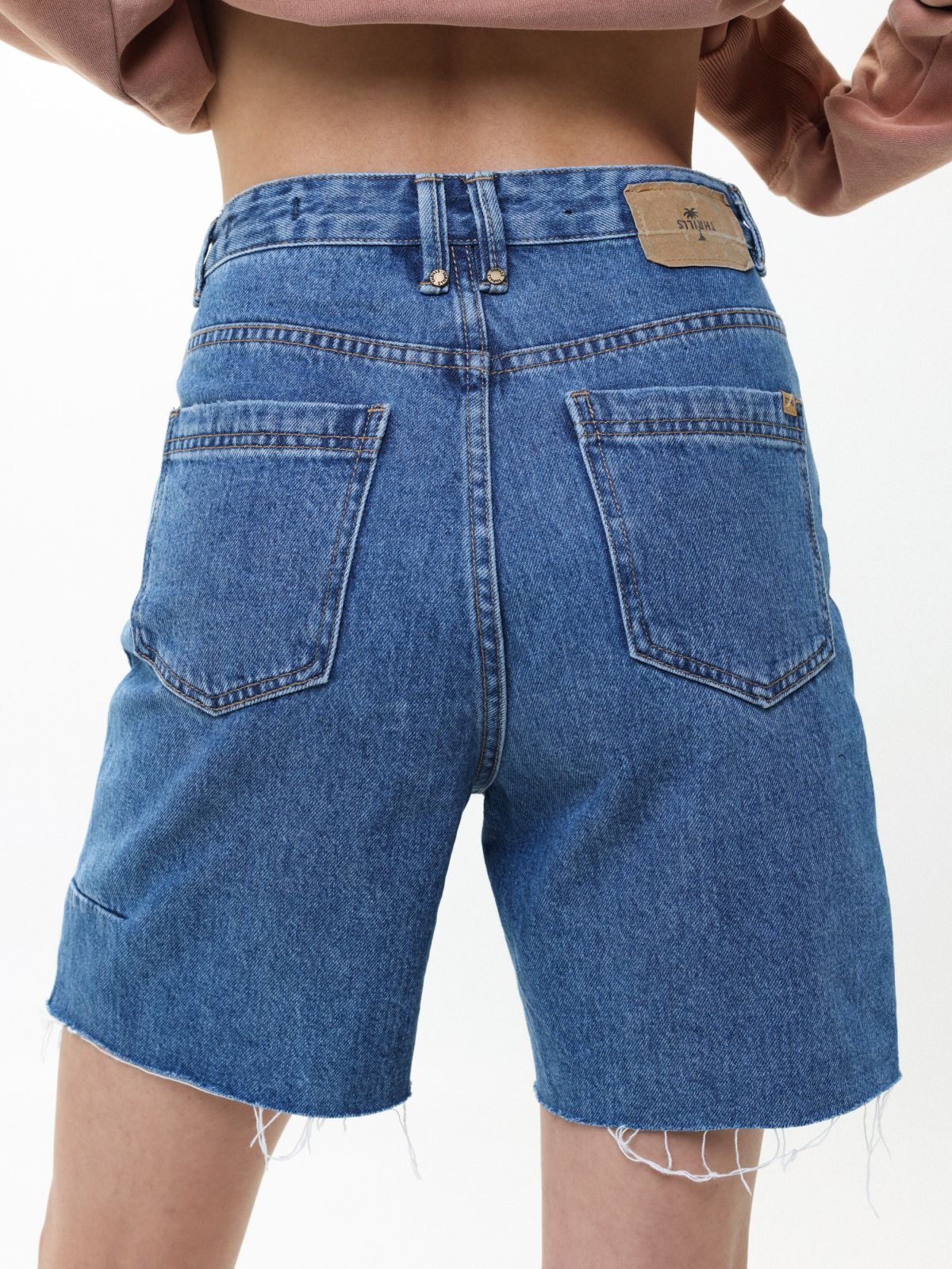  מכנסי ג'ינס קצרים עם סיומת גזורה של THRILLS