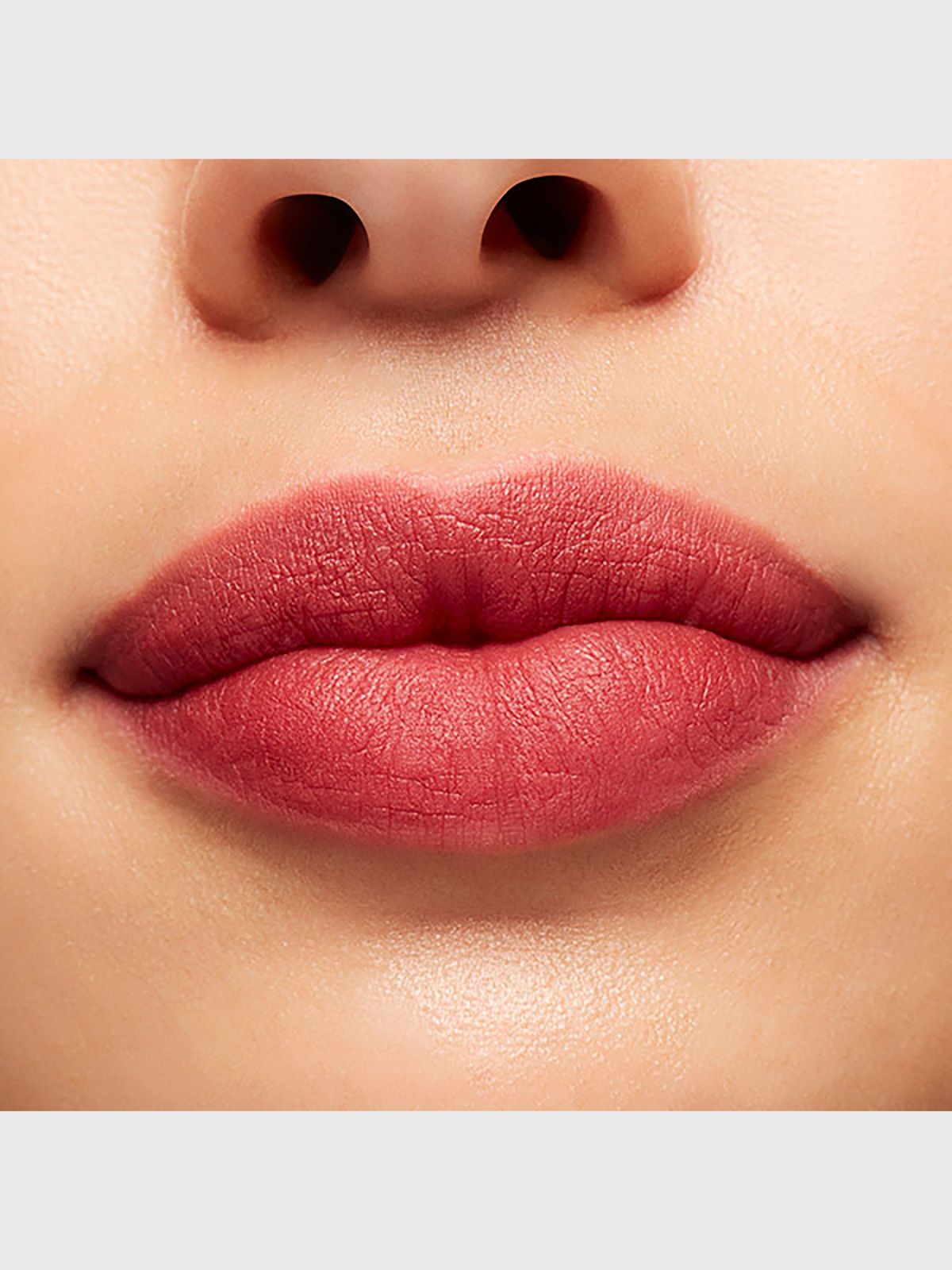  שפתון נוזלי POWDER KISS LIQUID LIPSTIC במהדורה מוגבלת של MAC