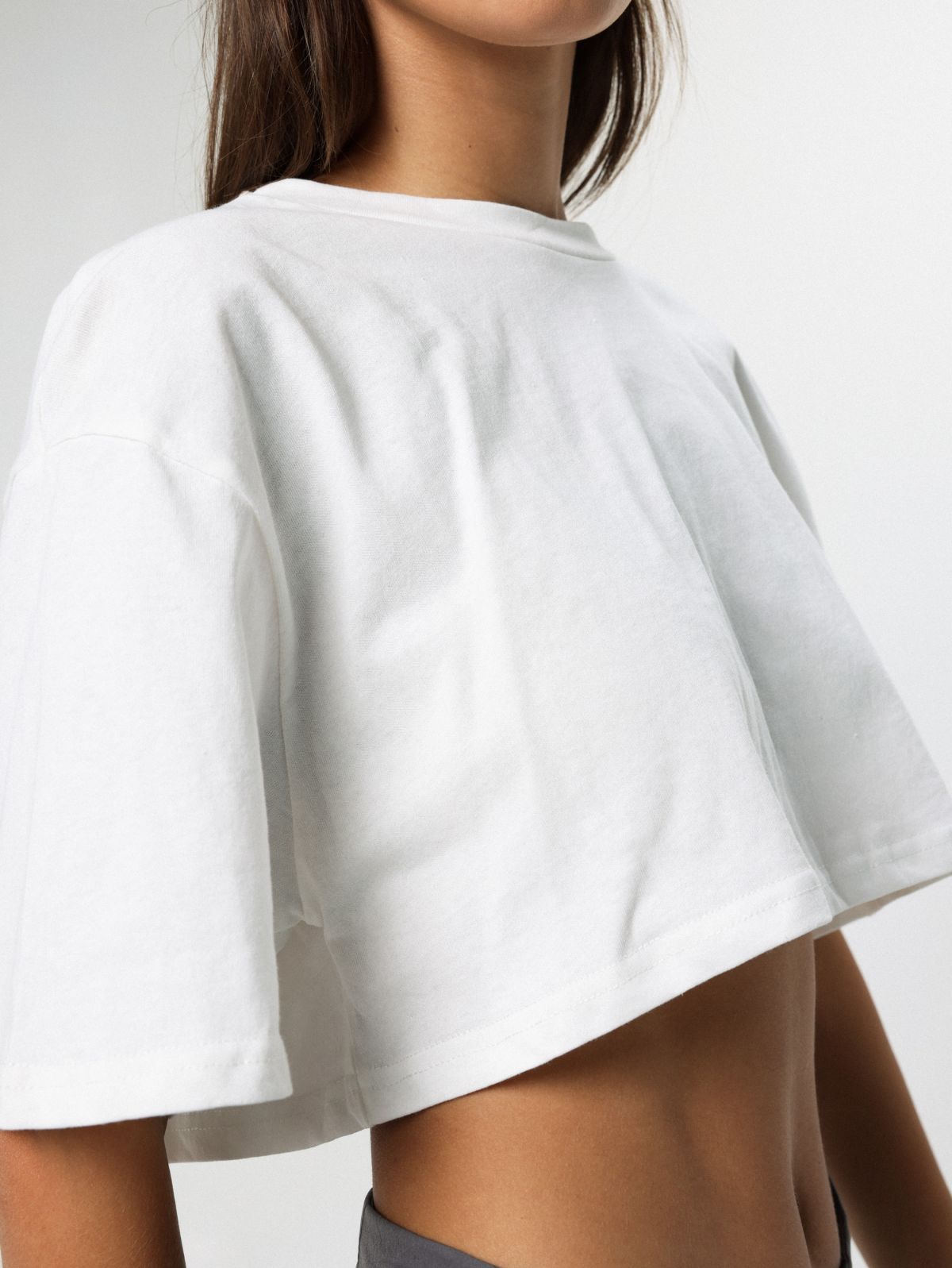  חולצת טי שירט קרופ בייסיק / נשים של TERMINAL X