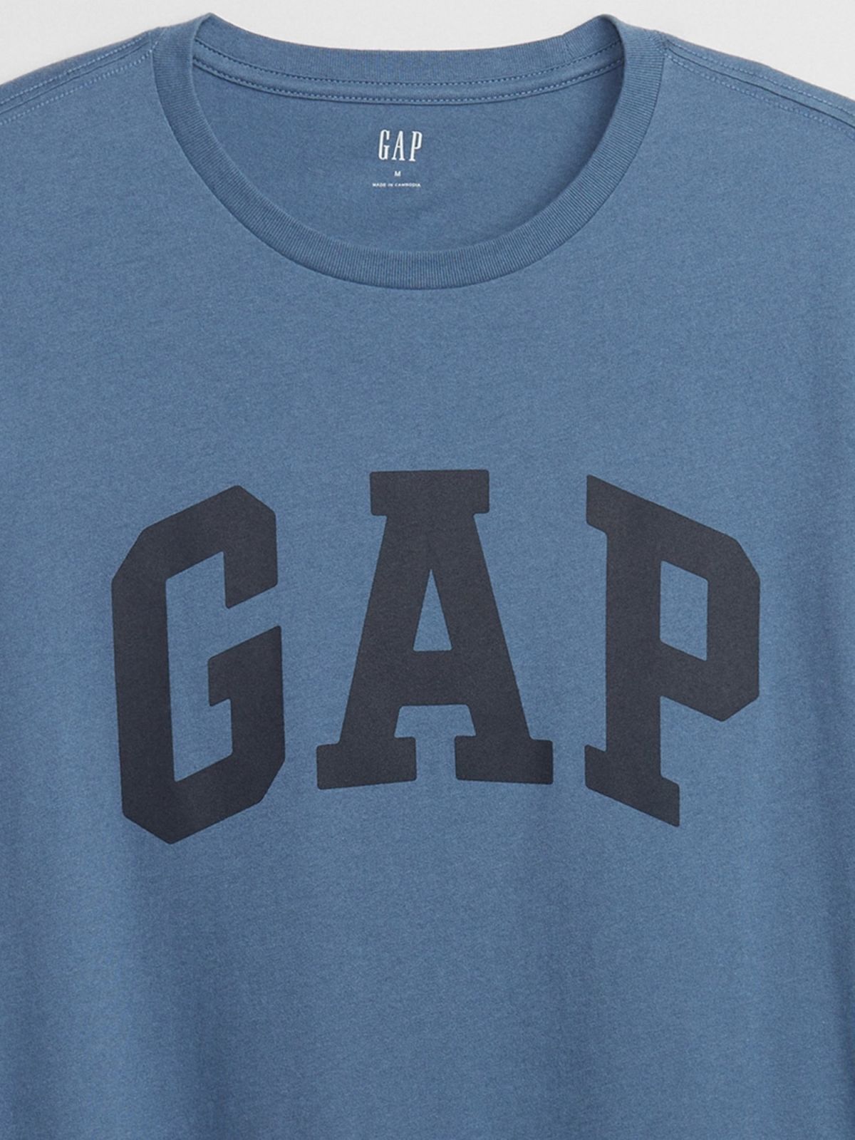  טי שירט עם הדפס לוגו של GAP