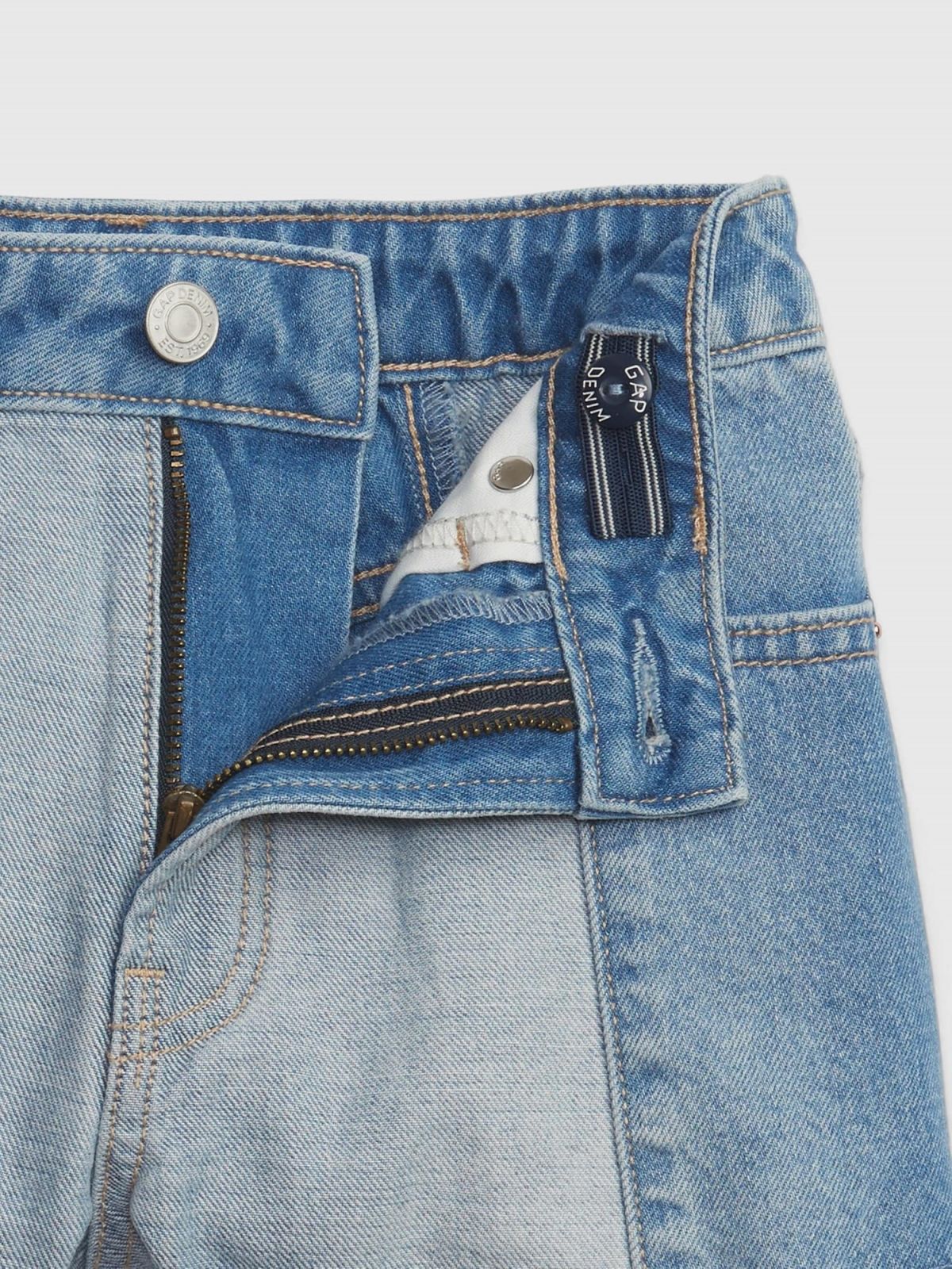  מכנסי ג'ינס קצרים בשטיפה בהירה של GAP