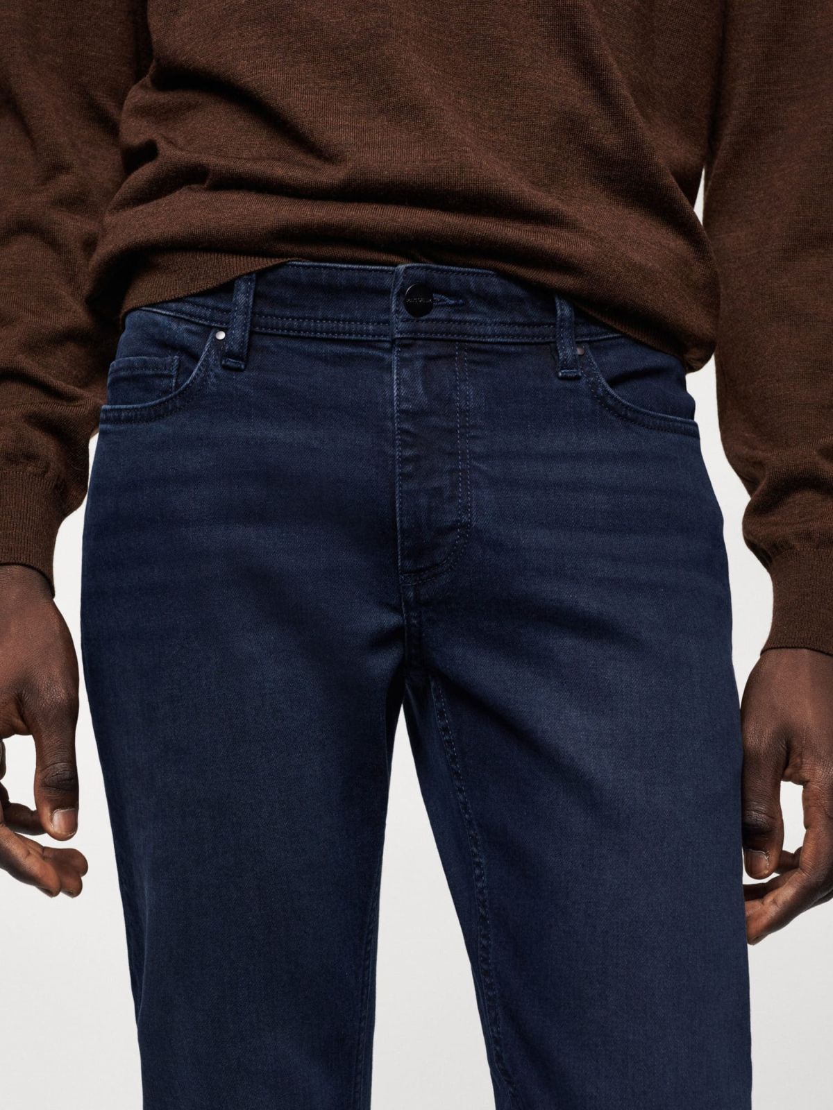  ג'ינס בגזרת SLIM של MANGO