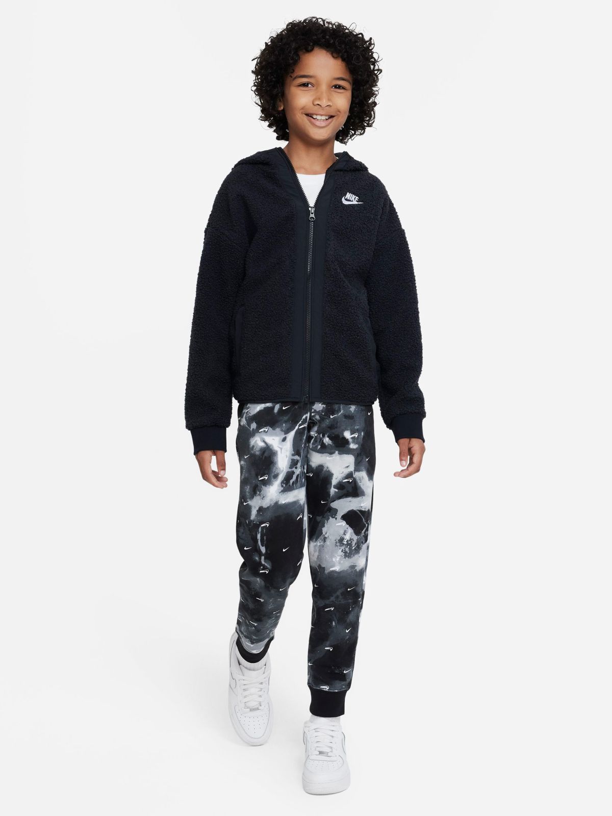  מכנסי טרנינג בהדפס לוגו Nike Sportswear Club Fleece של NIKE