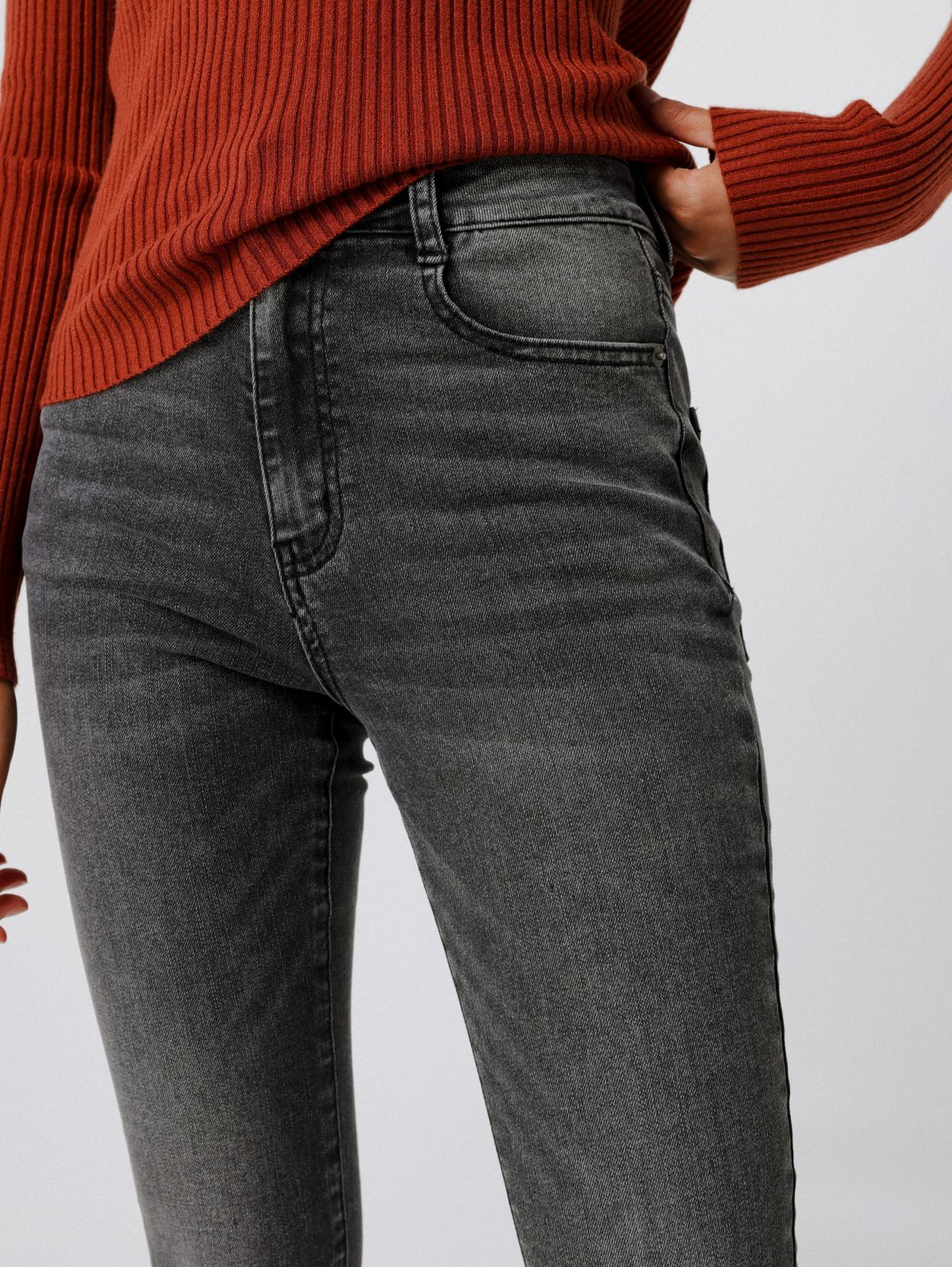  ג'ינס סקיני ארוך של FOX