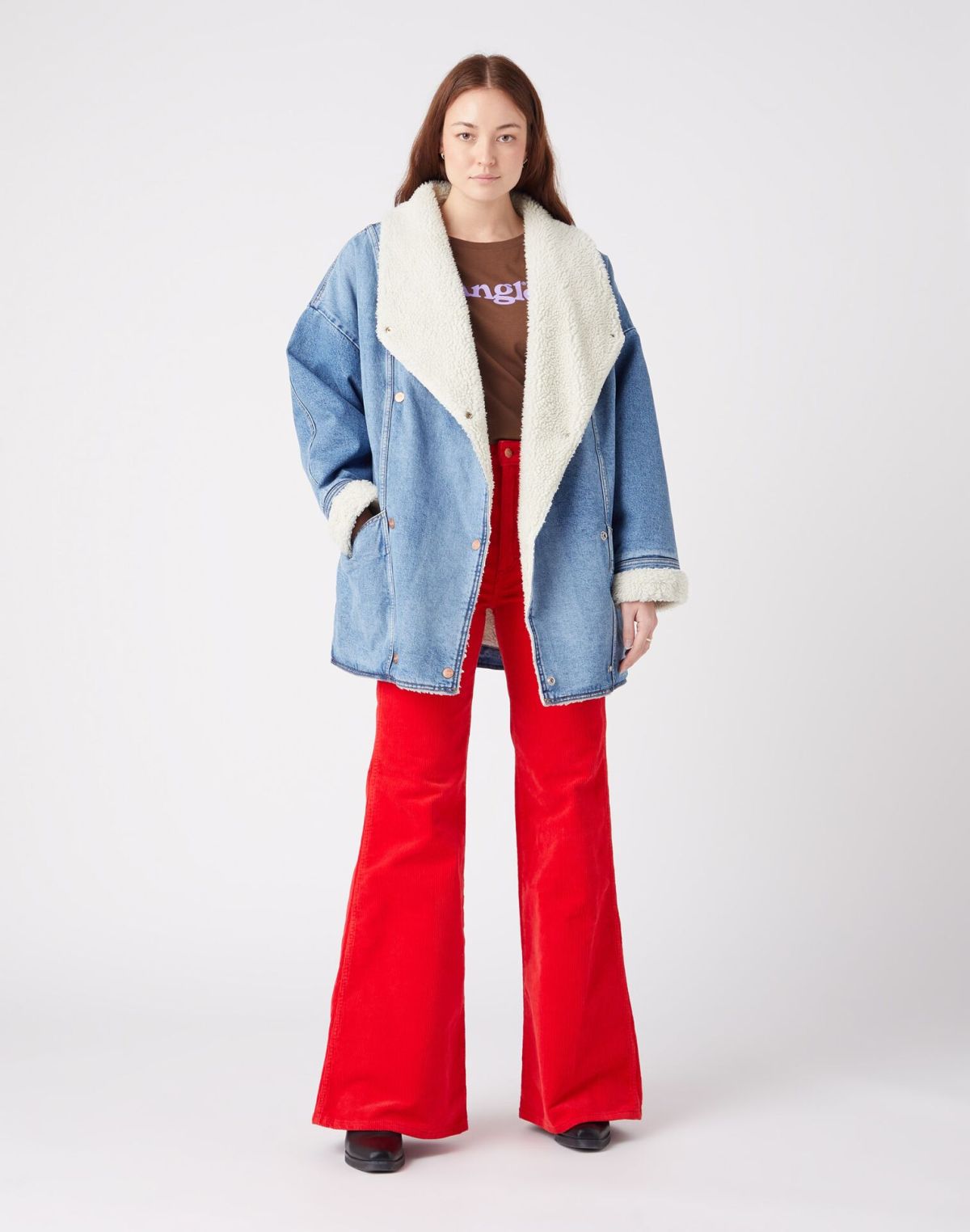  מעיל ג'ינס עם בטנה פרוותית של WRANGLER