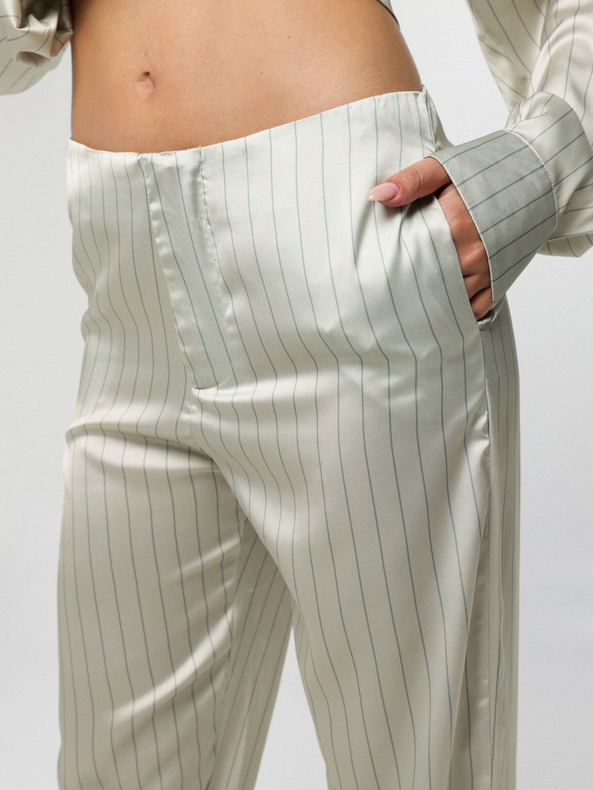  מכנסי סאטן בהדפס פסים של TERMINAL X