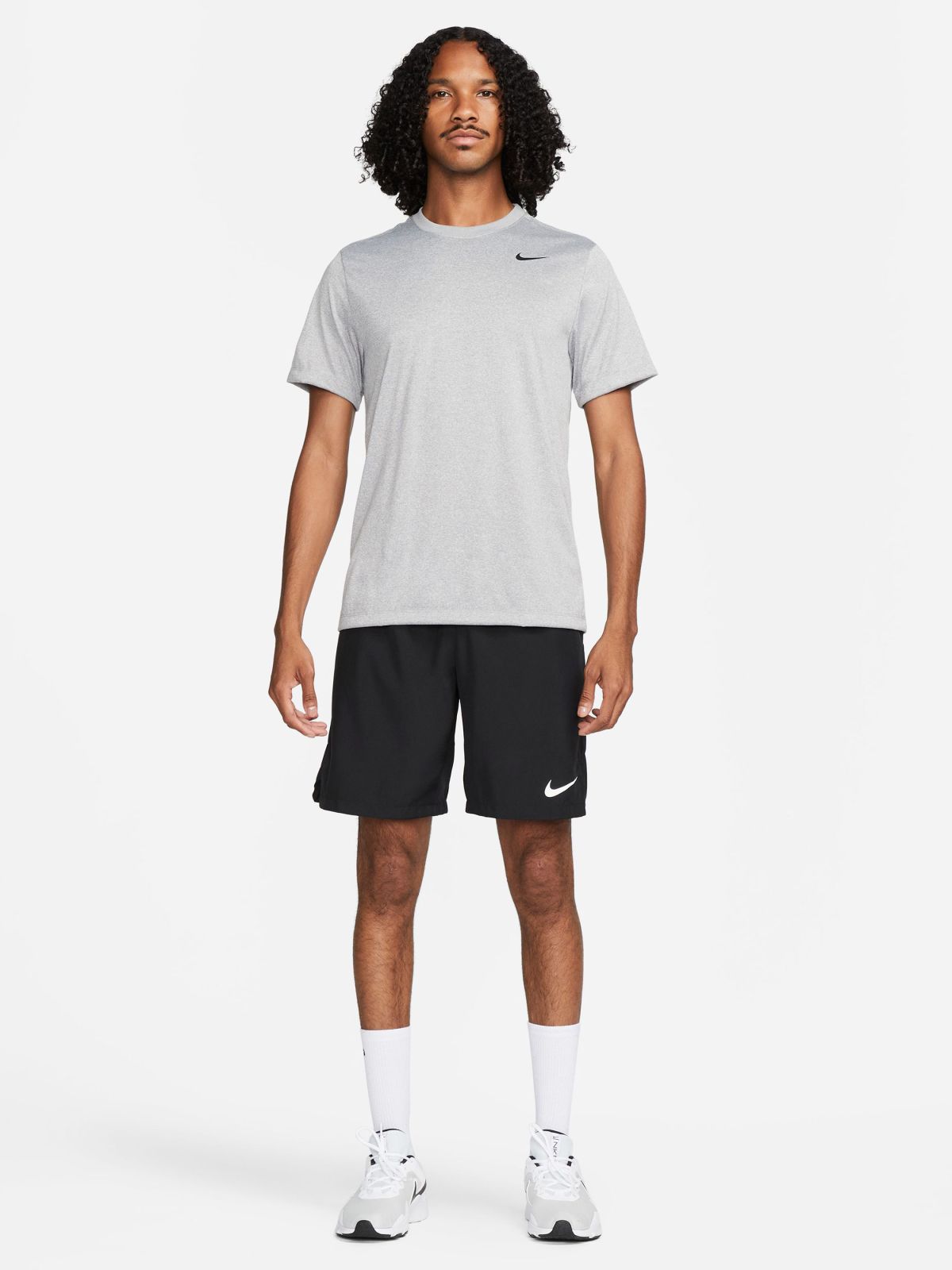  חולצת אימון עם לוגו Nike Dri-FIT Legend של NIKE