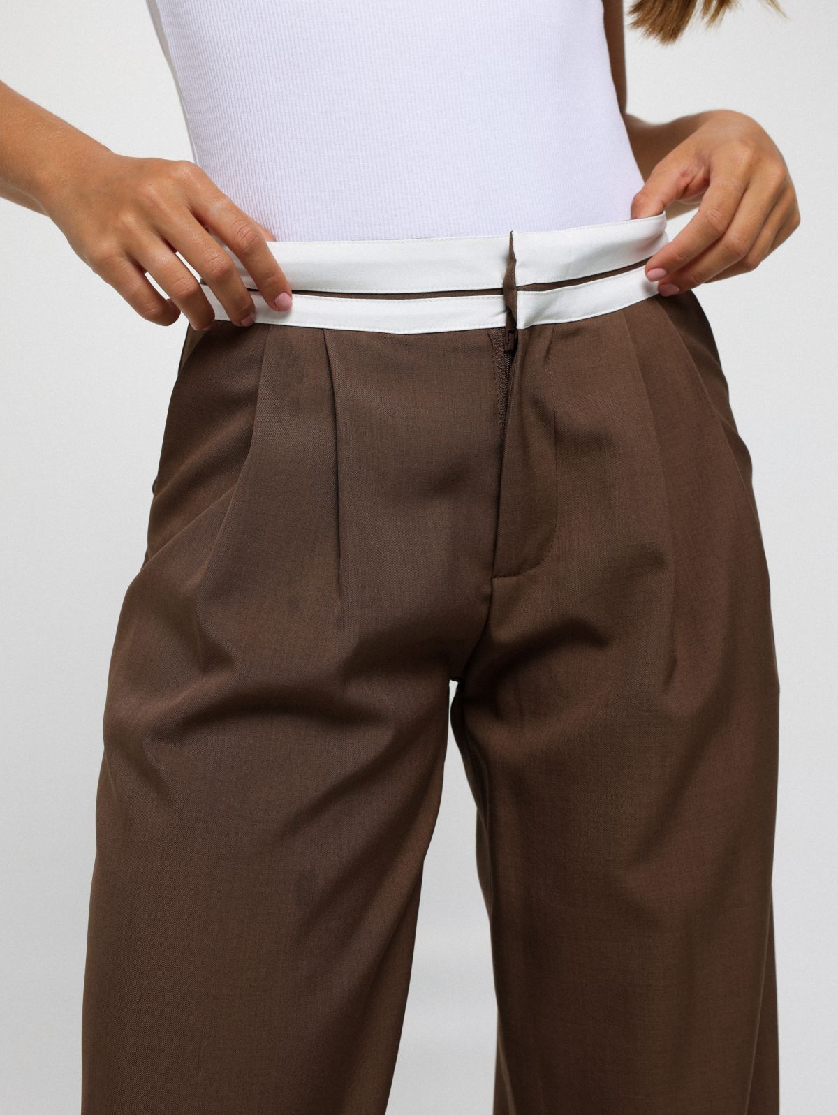  מכנסיים ארוכים עם קיפול דקורטיבי של TERMINAL X