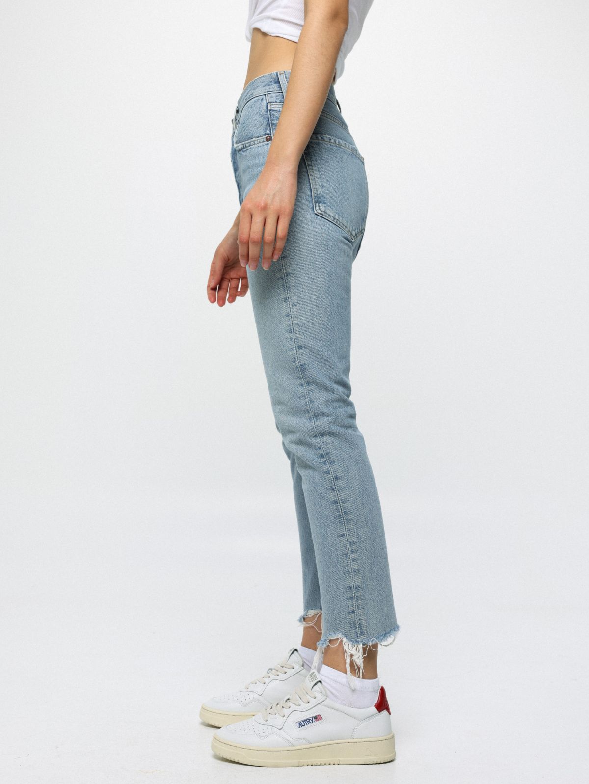  ג'ינס בגזרת קרופ ישרה עם סיומת פרומה Riley In Curio של AGOLDE