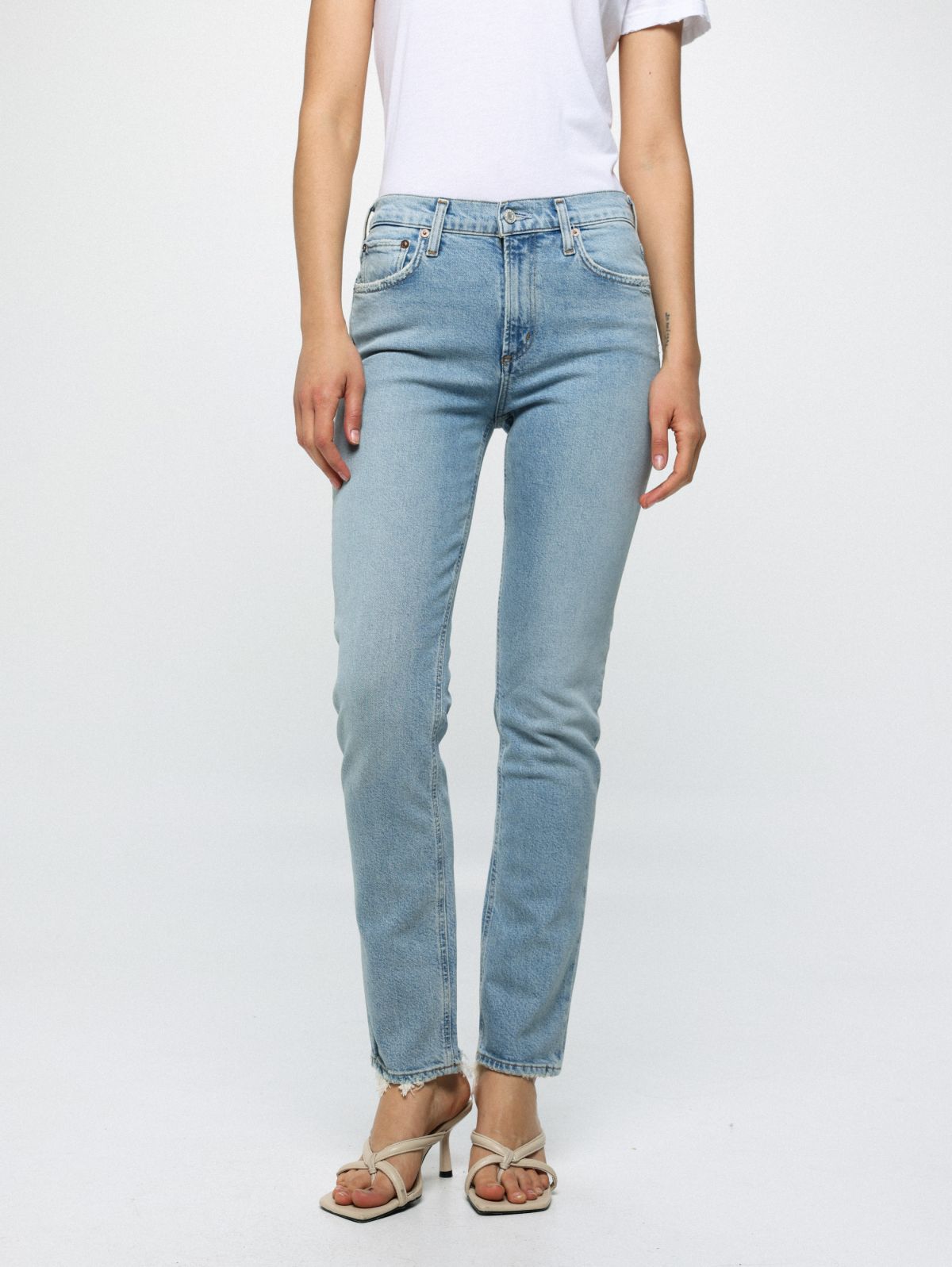  ג'ינס בגזרת סלים נמוכה עם סיומת פרומה Lyle Low Rise Slim In Rift של AGOLDE