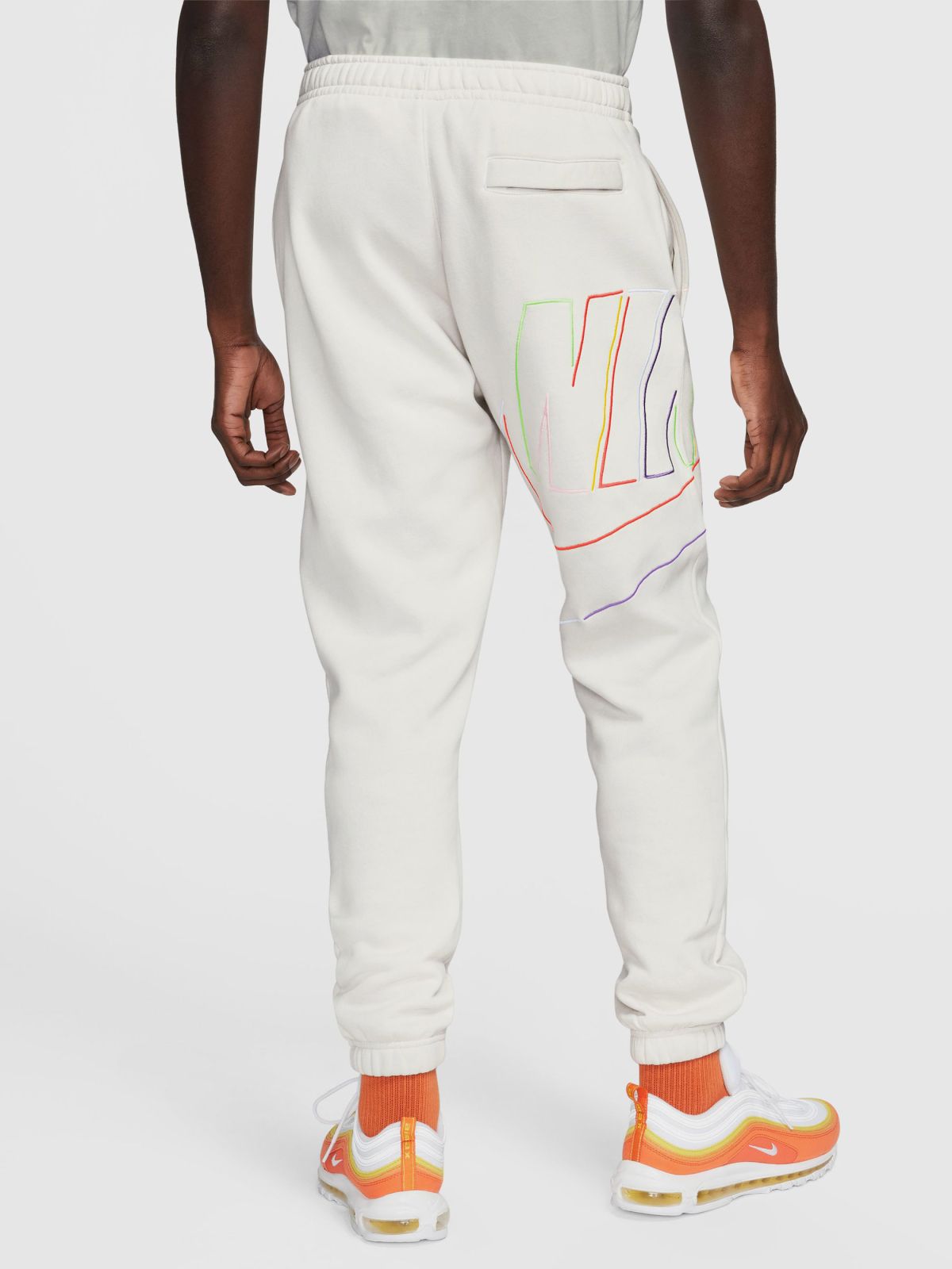  מכנסי טרנינג עם לוגו Nike Club Fleece+ של NIKE