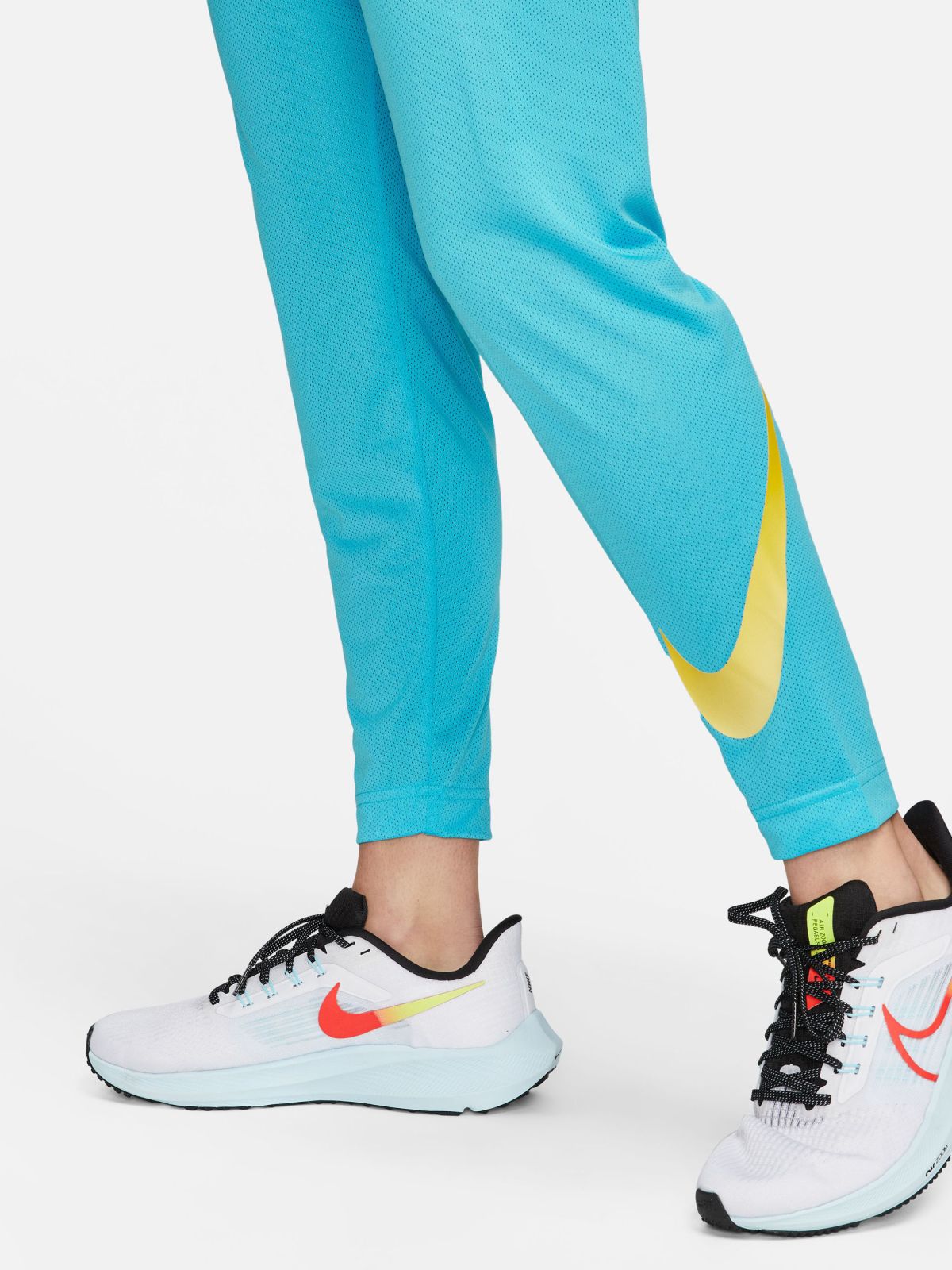  מכנסי ריצה ארוכים Nike Dri-FIT Swoosh Run של NIKE