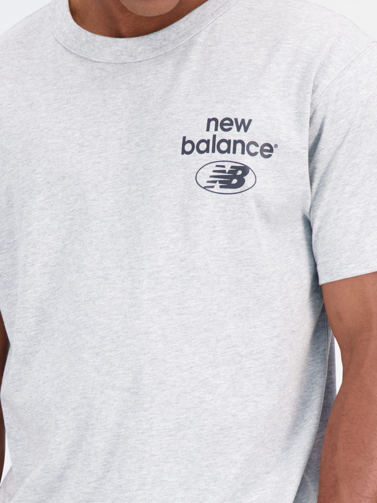  טי שירט עם לוגו של NEW BALANCE
