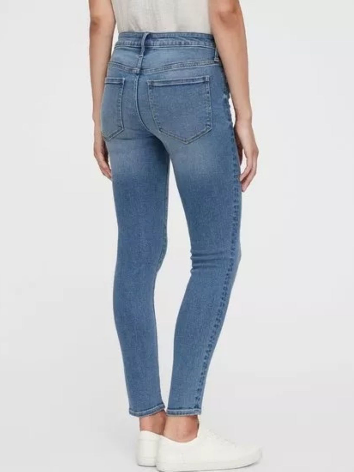  ג'ינס בגזרת סקיני של GAP
