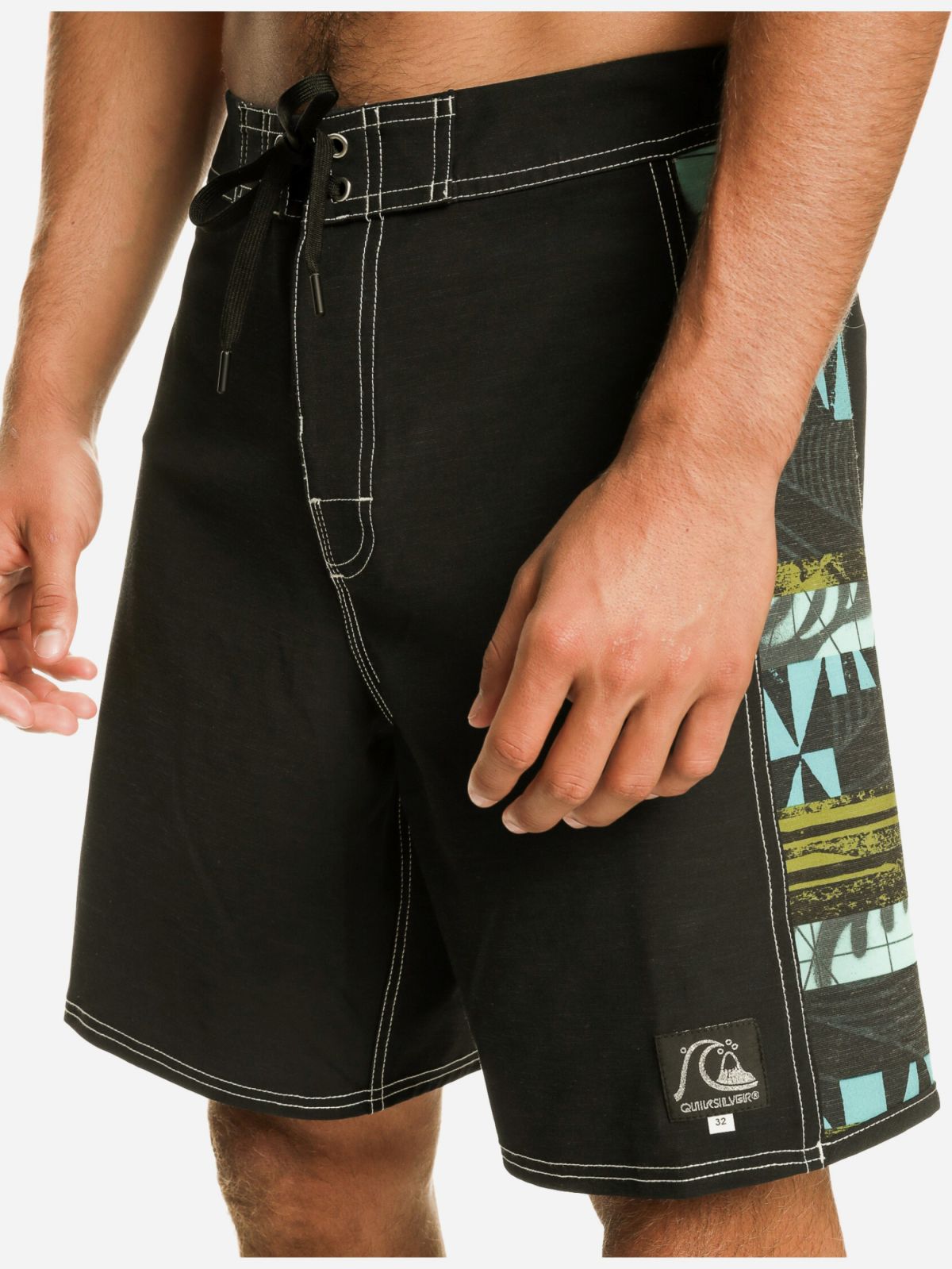  מכנסי בורדשורטס עם פאנלים בהדפס של QUIKSILVER