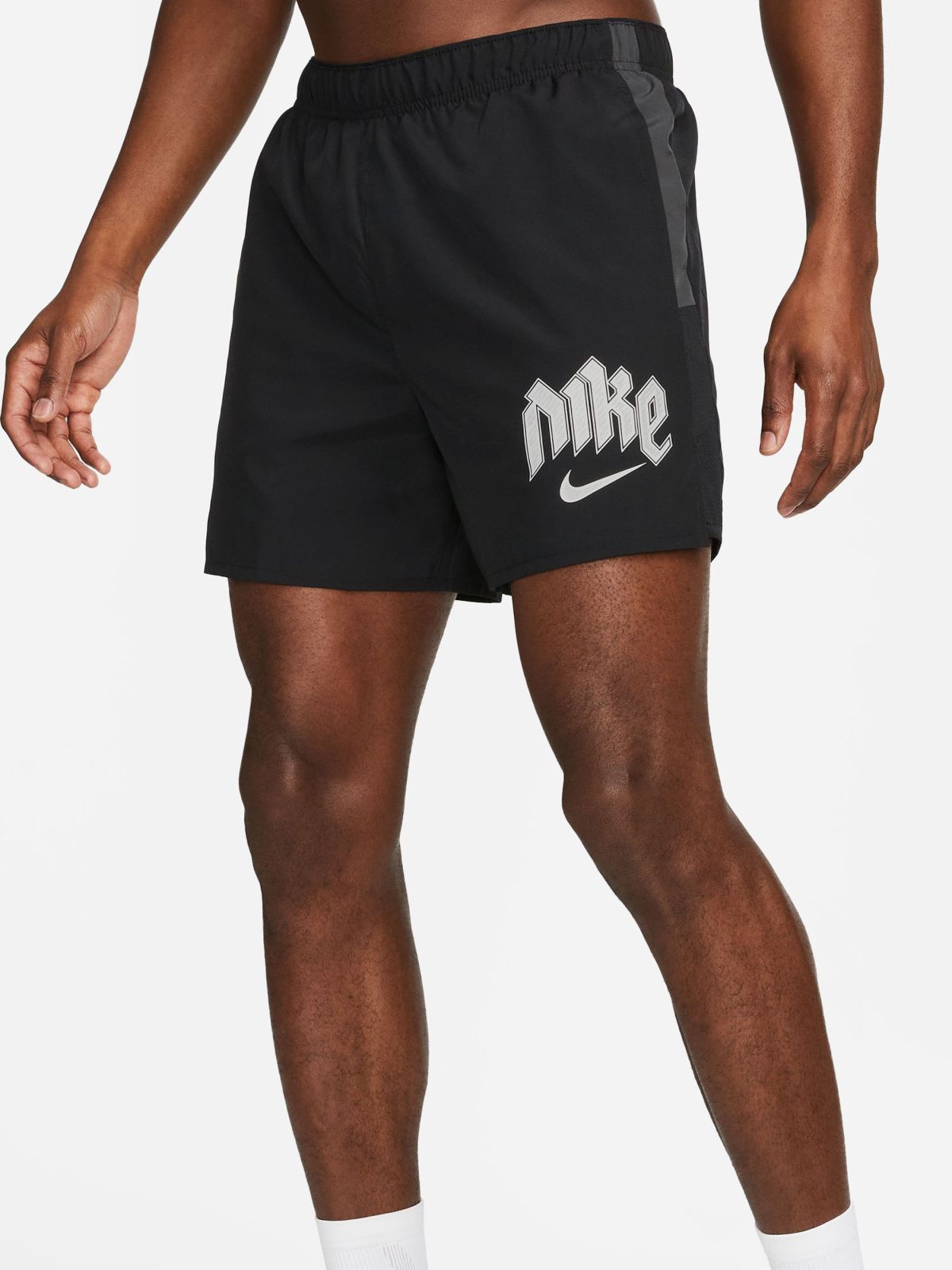  מכנסי אימון קצרים עם לוגו של NIKE