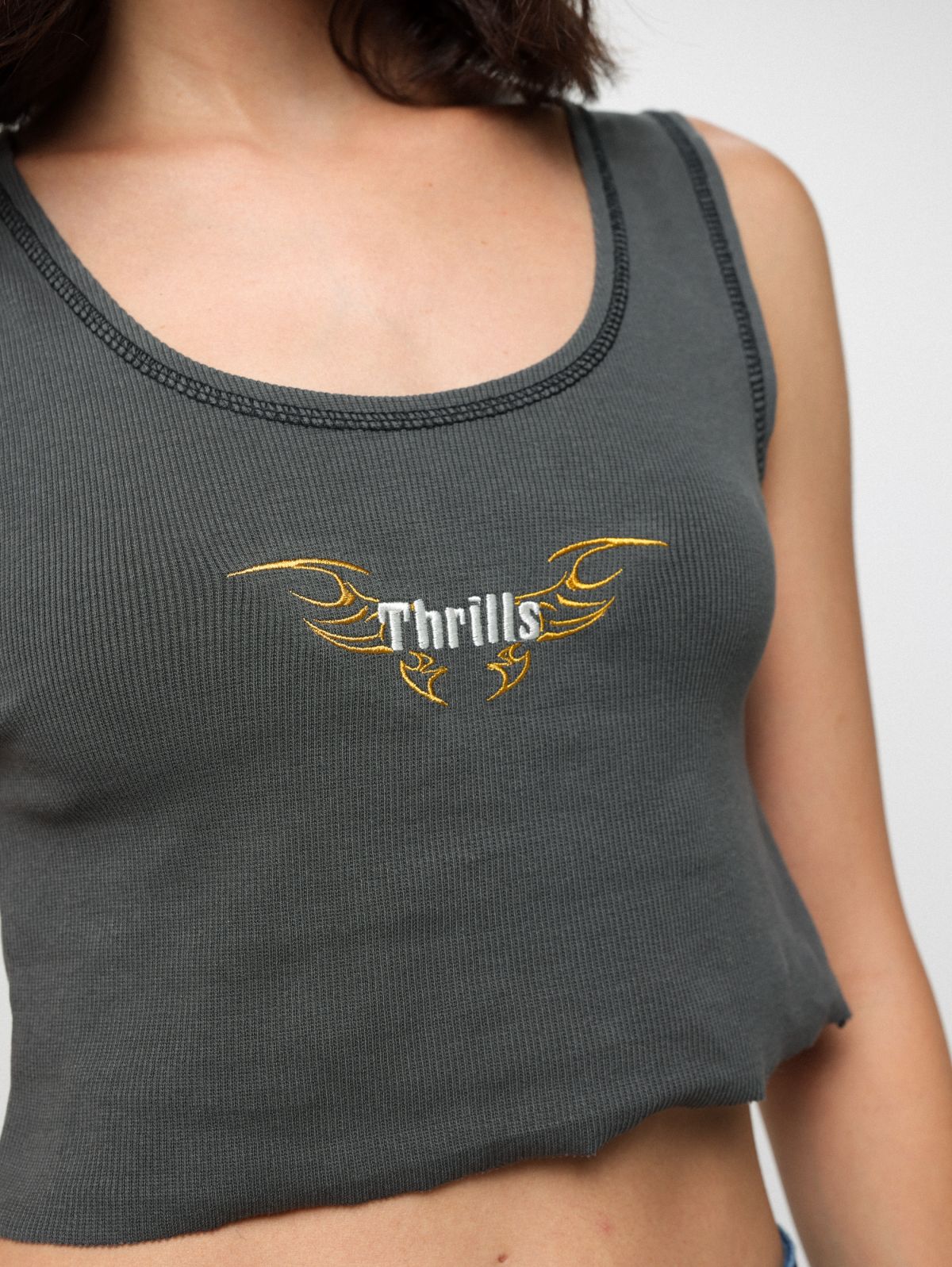  גופיית קרופ עם רקמת לוגו של THRILLS