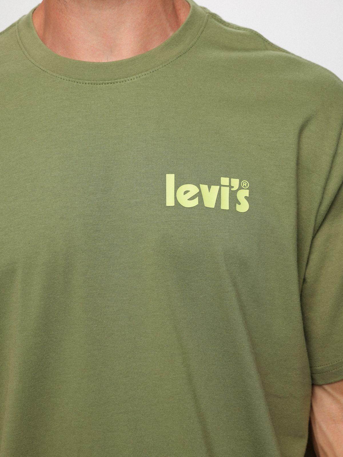  טי שירט עם הדפס לוגו של LEVIS