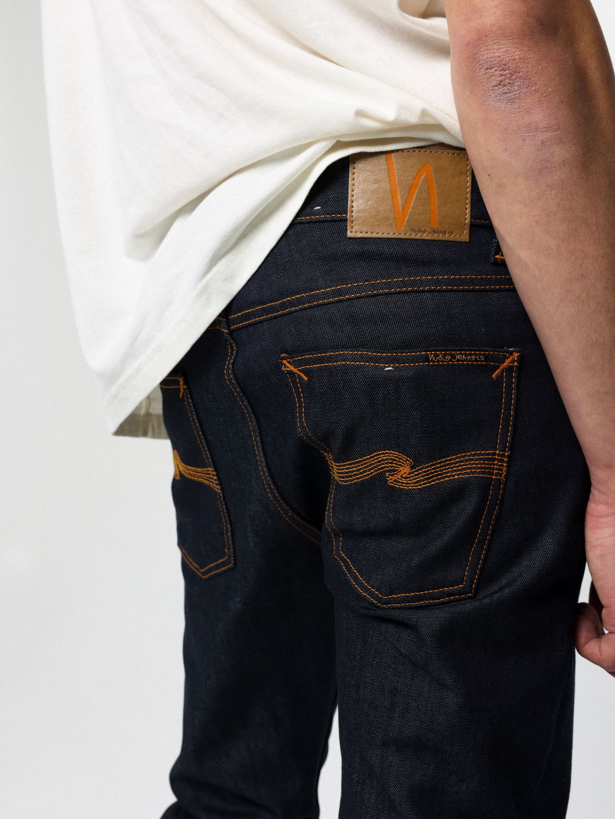  מכנסי ג'ינס LEAN DEAN של NUDIE JEANS